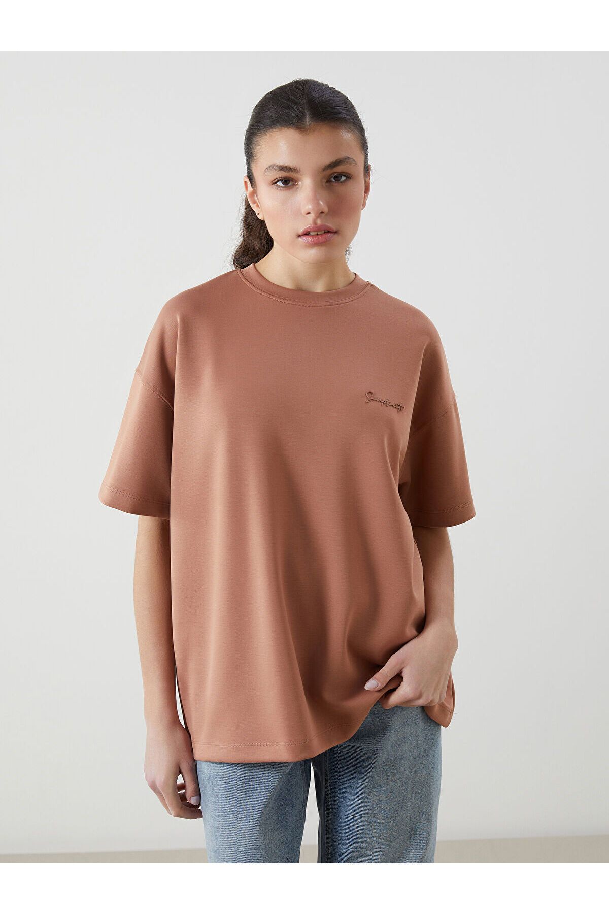 LC Waikiki Modal Karışımlı Nakışlı Oversize Kadın Tişört