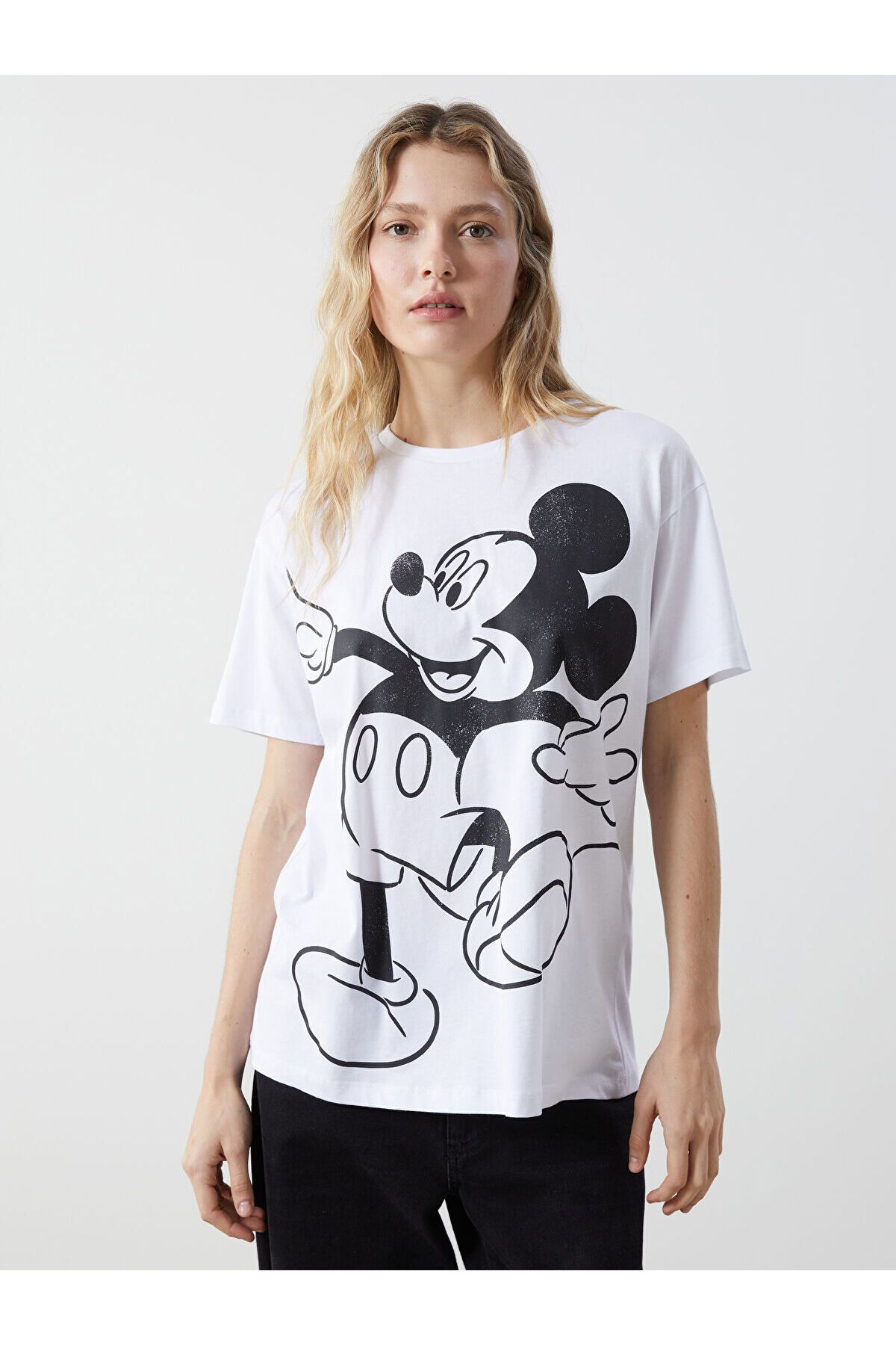 LC Waikiki Bisiklet Yaka Mickey Mouse Baskılı Kadın Tişört