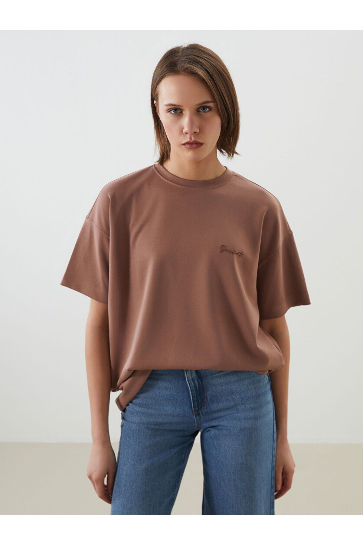 LC Waikiki Modal Karışımlı Nakışlı Oversize Kadın Tişört