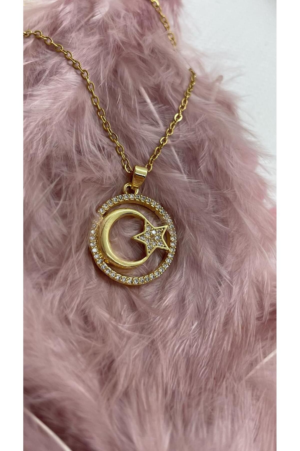 melif accesories Gold Renk Yuvarlak Zirkonyum Taşlı Çerçeve İçinde Ay Yıldız Figürlü Çelik Kolye