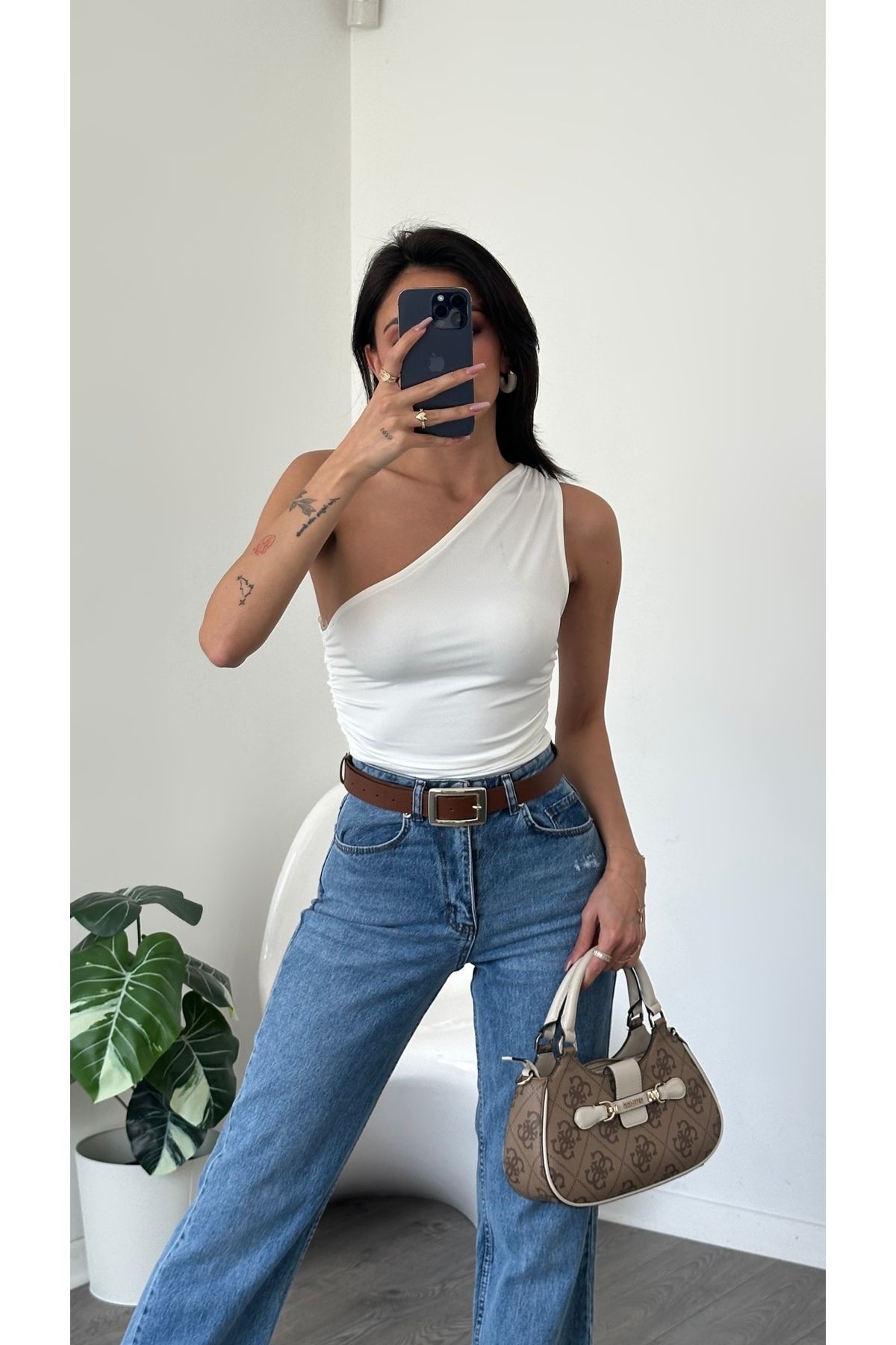 MAT BUTİK Beyaz Tek Omuzlu Basic Bluz