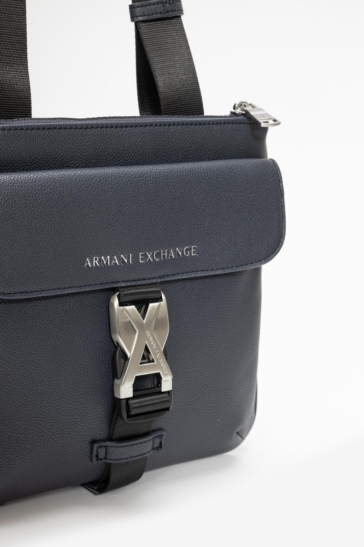 کیف پیام رسان مردانه گزارشگر اورجینال Armani Exchange