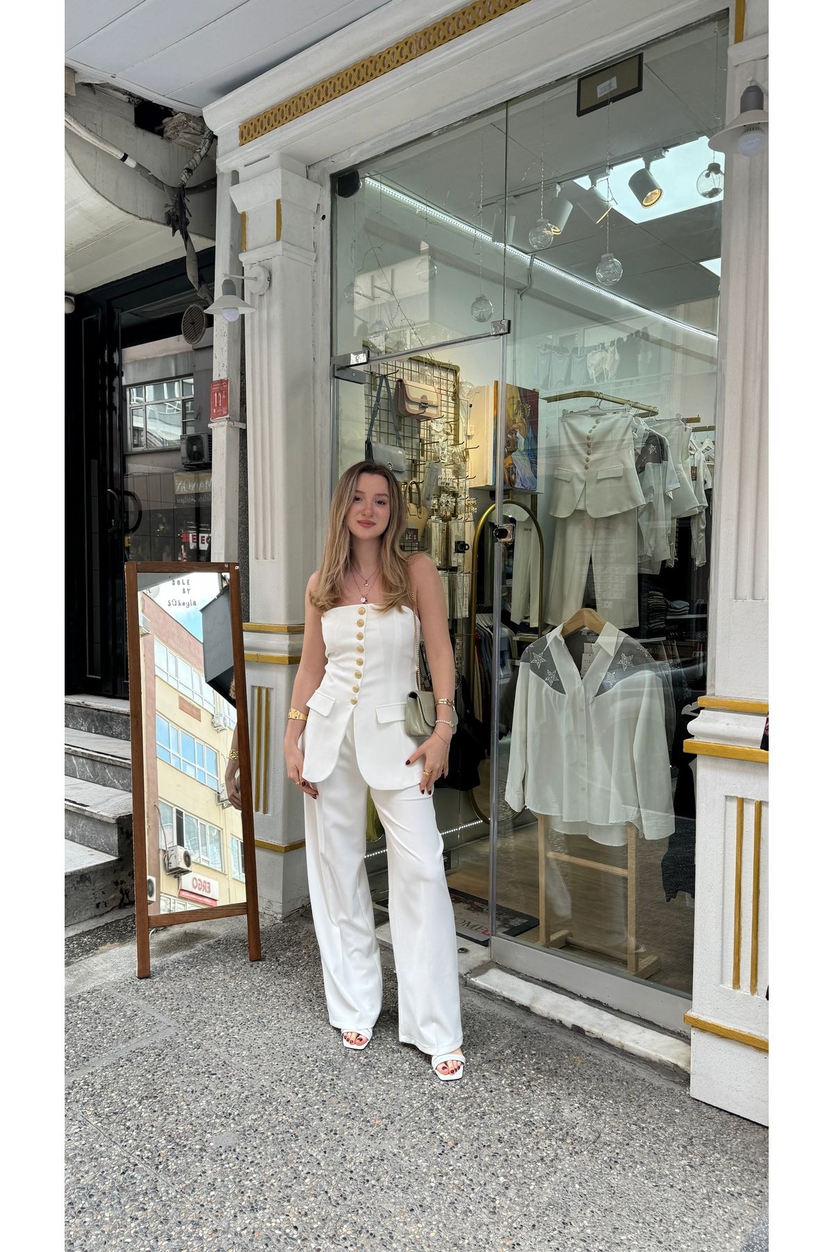 'Ello Straplez Düğmeli Exclusive Beyaz Yelek Pantolon Takım
