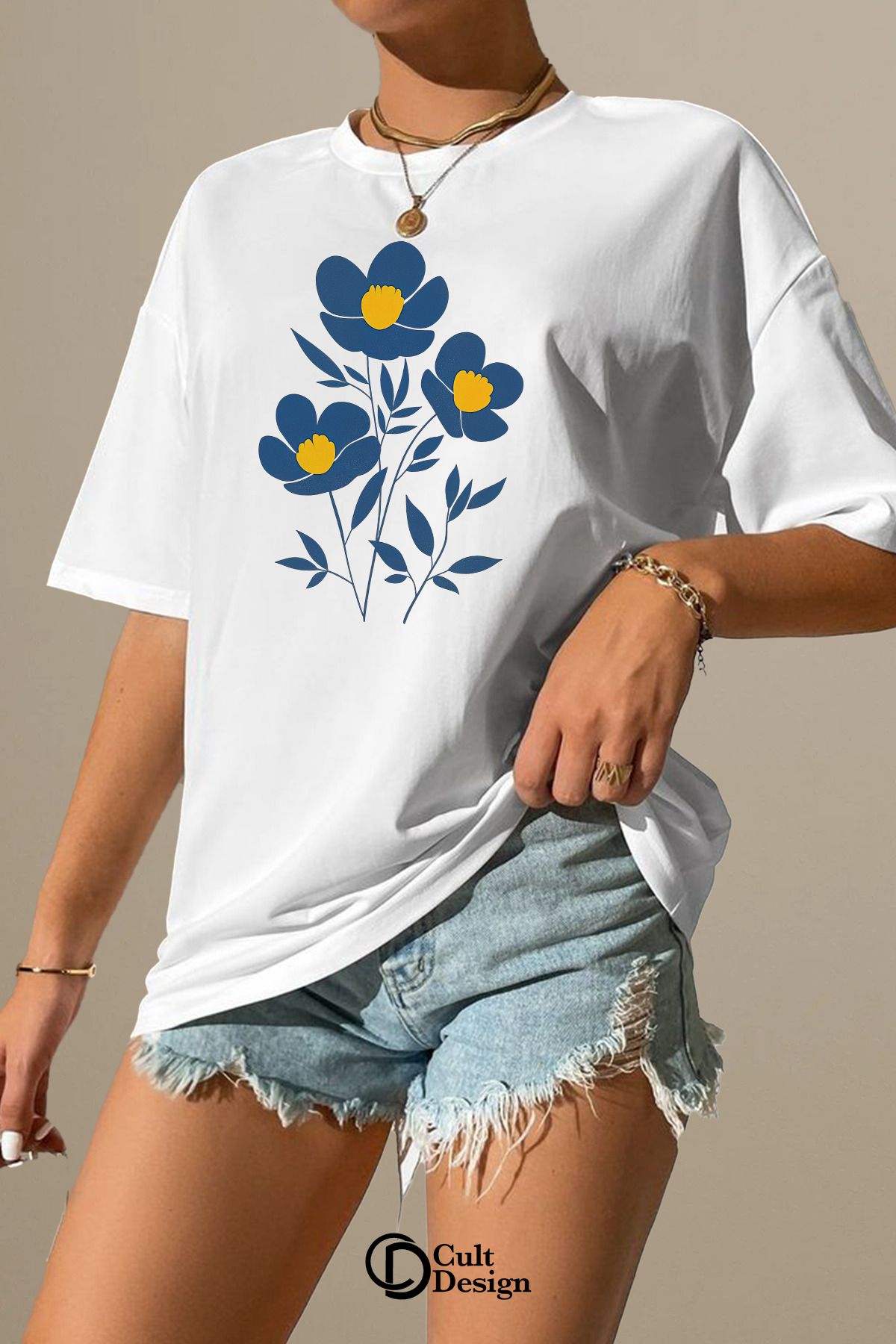 CULTDESİGN ÇİÇEK DESENLİ KADIN Özel Premium Baskılı Basic, Organik Pamuklu, Bisiklet Yaka T-Shirt