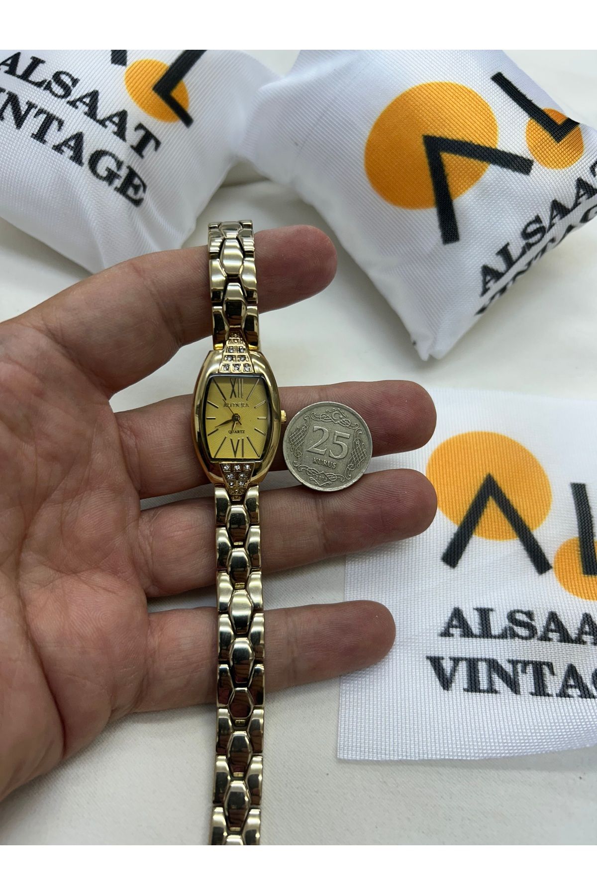 Almera Vintage kadın saati