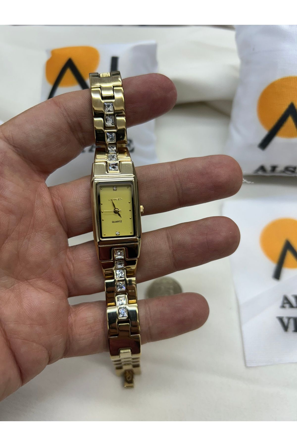 Almera Vintage kadın saati