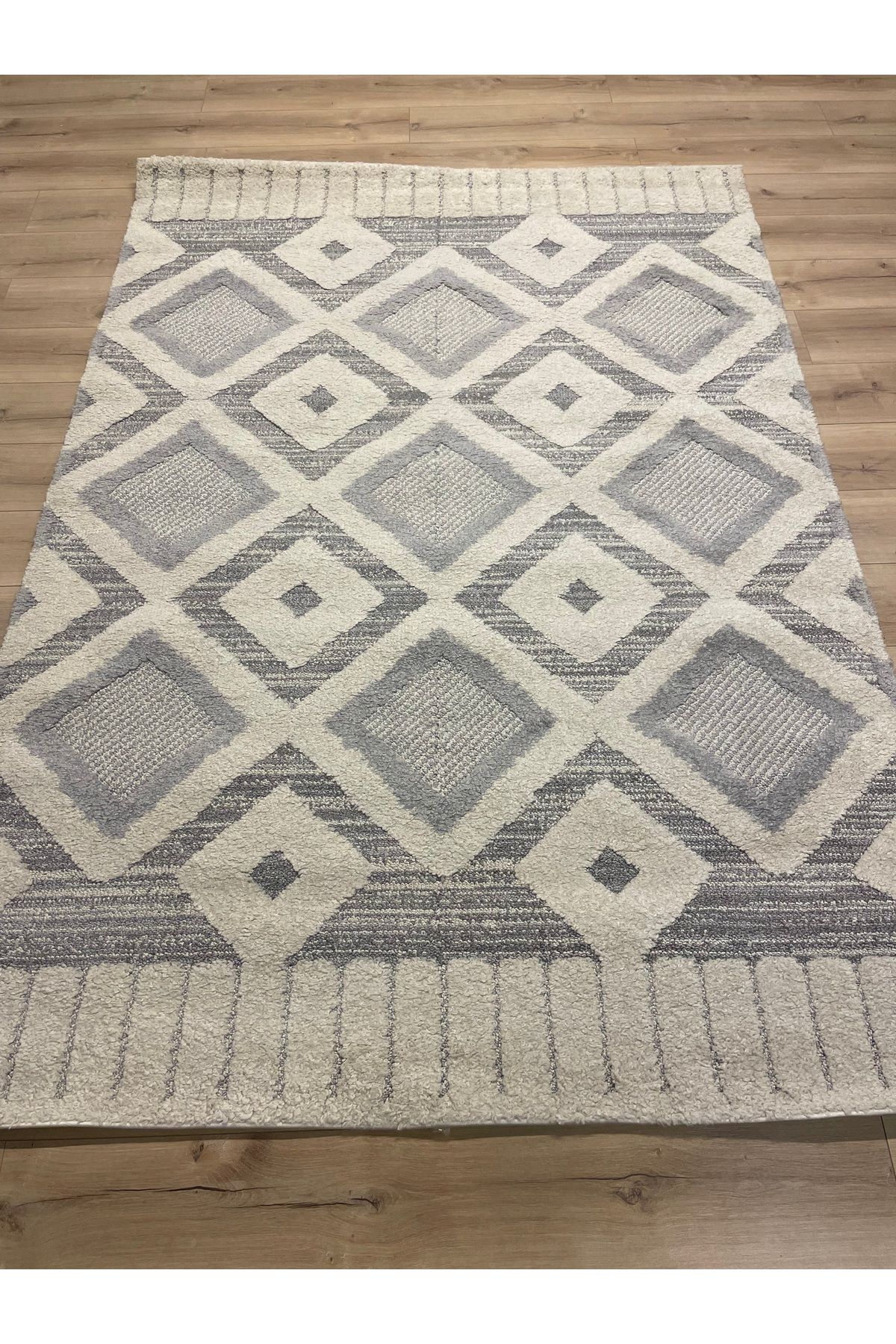 Merinos Halı MERİNOS İHRAÇ FAZLASI 160x230 EBATLI İSKANDİNAV HALI