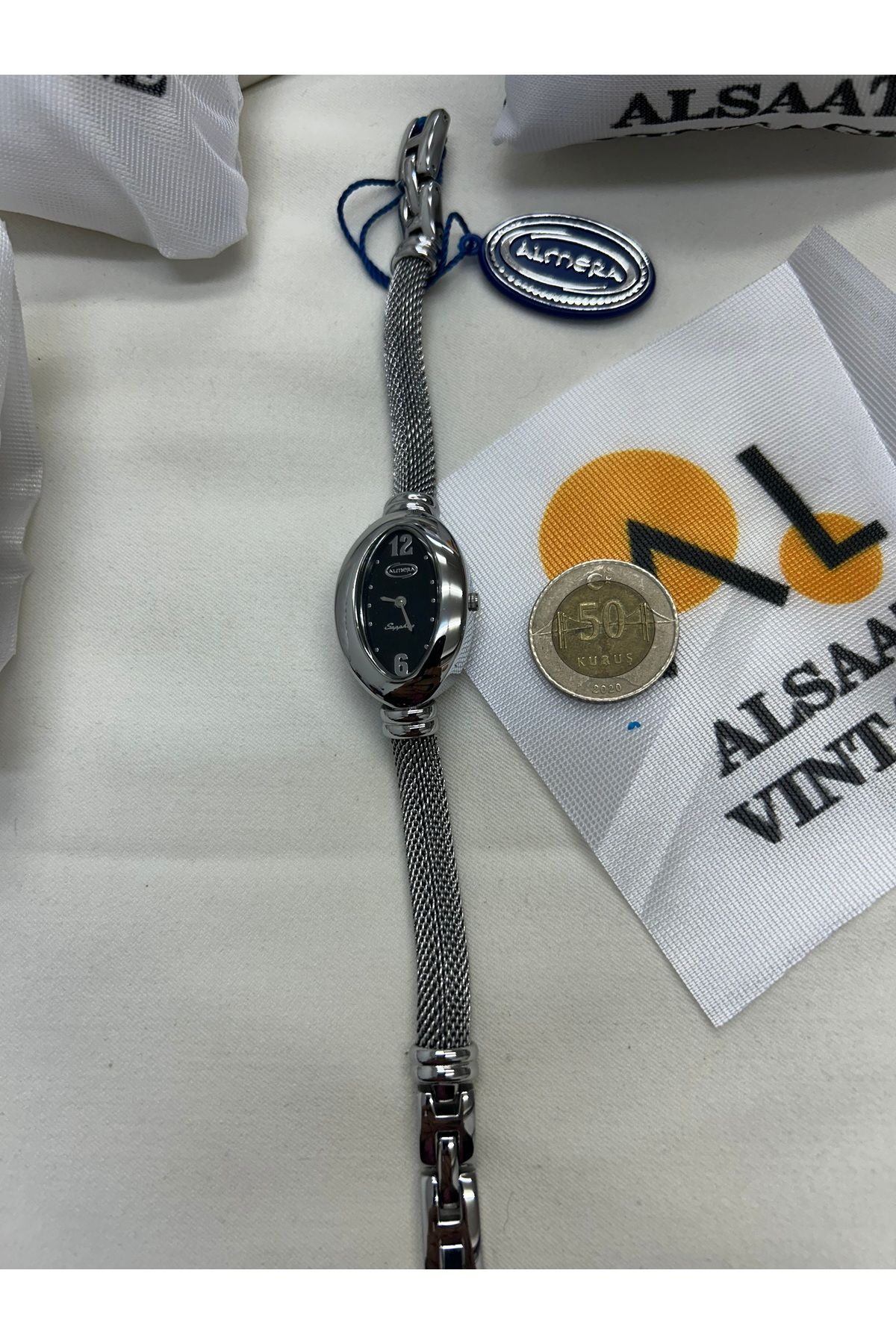 Almera Vintage kadın saati