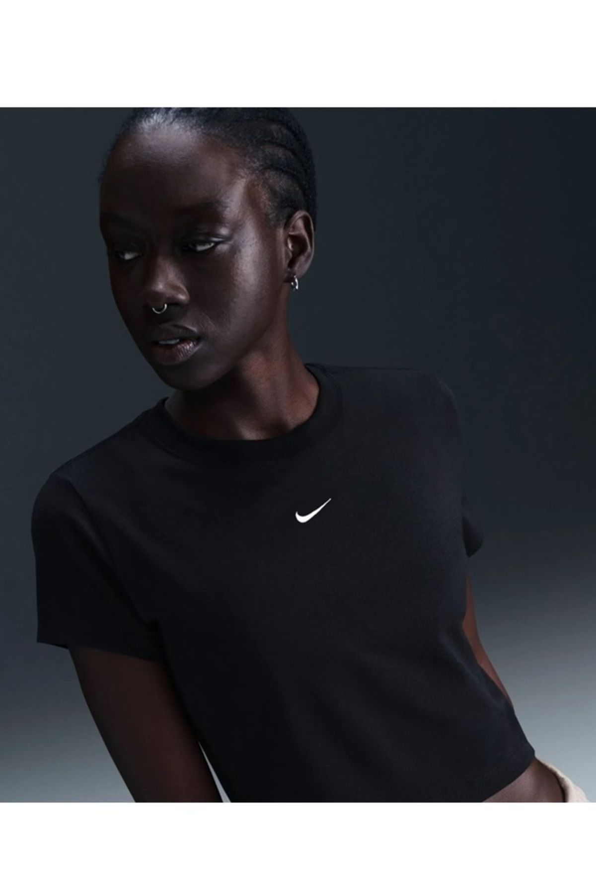 Nike Chill Knit Crop Kadın T-Shirt