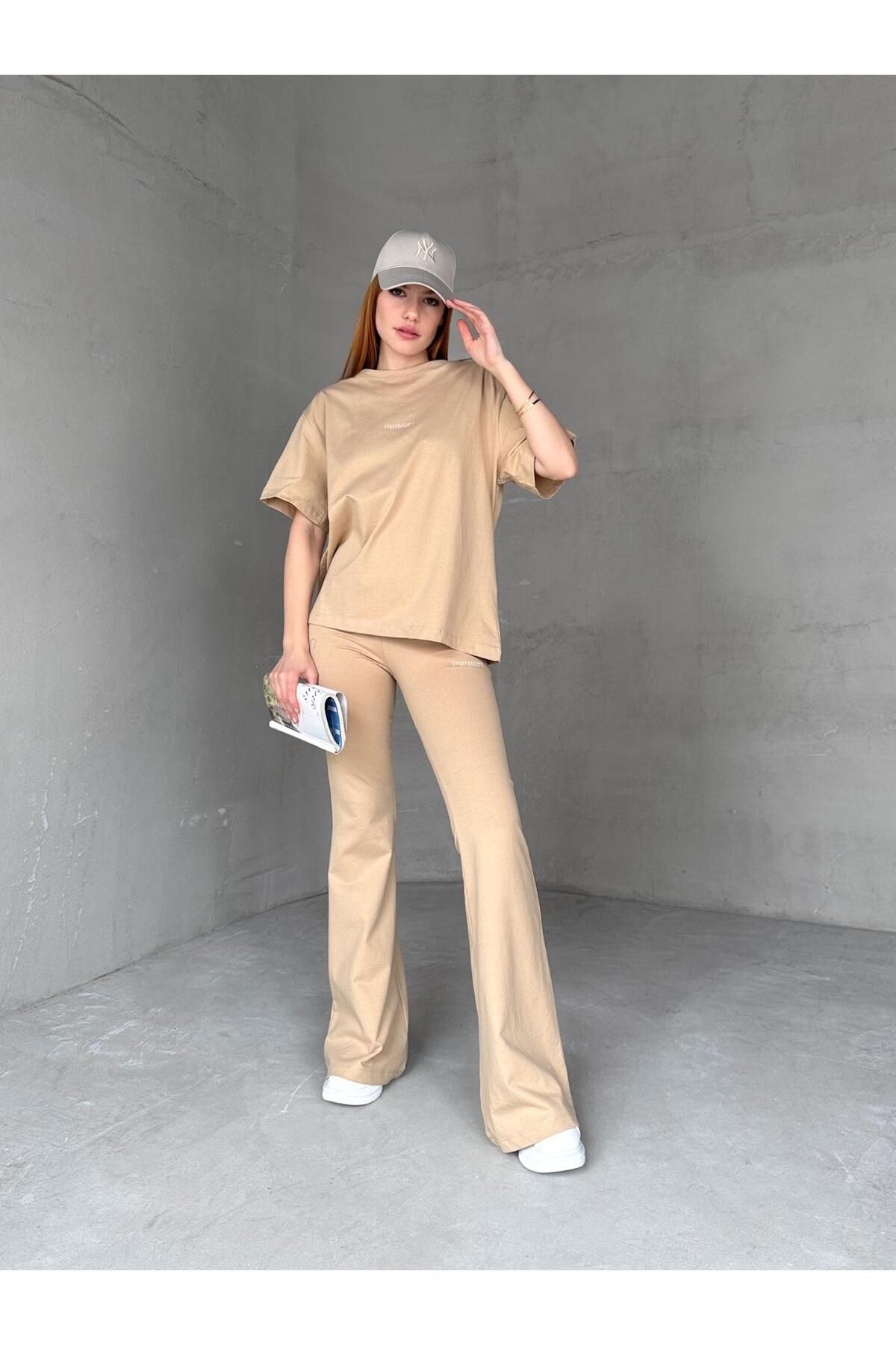 Cappmoda TKM-0050 Bej Rengi Generatıon Yazı Enjeksiyon Baskılı Bisiklet Yaka Tişört Bel Lastikli İspanyol Paç