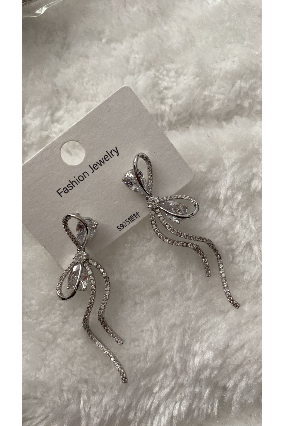Butik Fiyonklu Çelik küpe & küpe & gümüş renk küpe & fiyonk & fiyonklu küpe