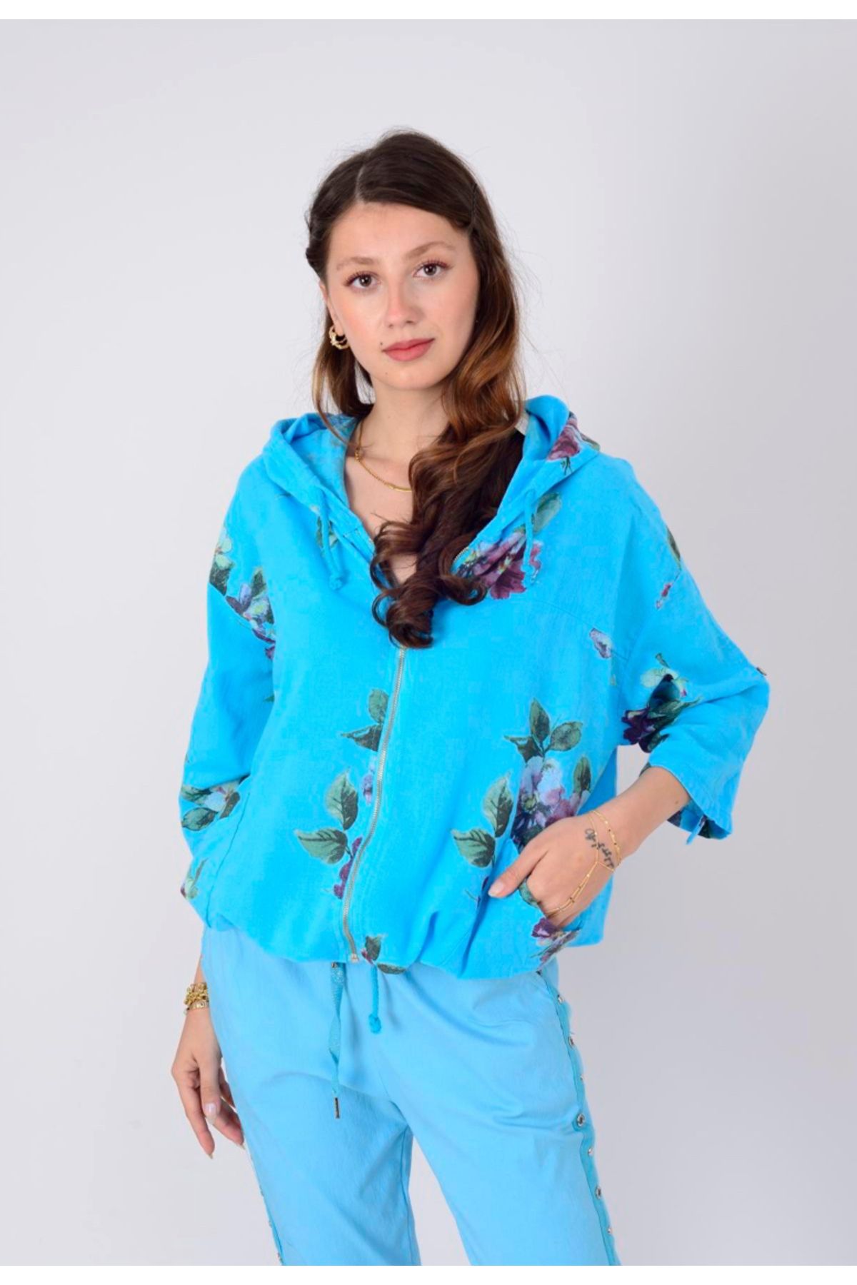Park Moda MAVİ RENK ÇİÇEL DESENLİ FERMUARLI KOSA KAP
