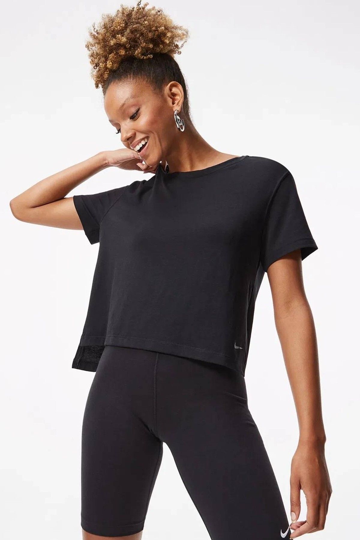 Nike Yoga Dri Fit Split Detail Loose Fit Women's T-shirt Black Kadın Bol Kesim Yırtmaçlı Tişört Siya