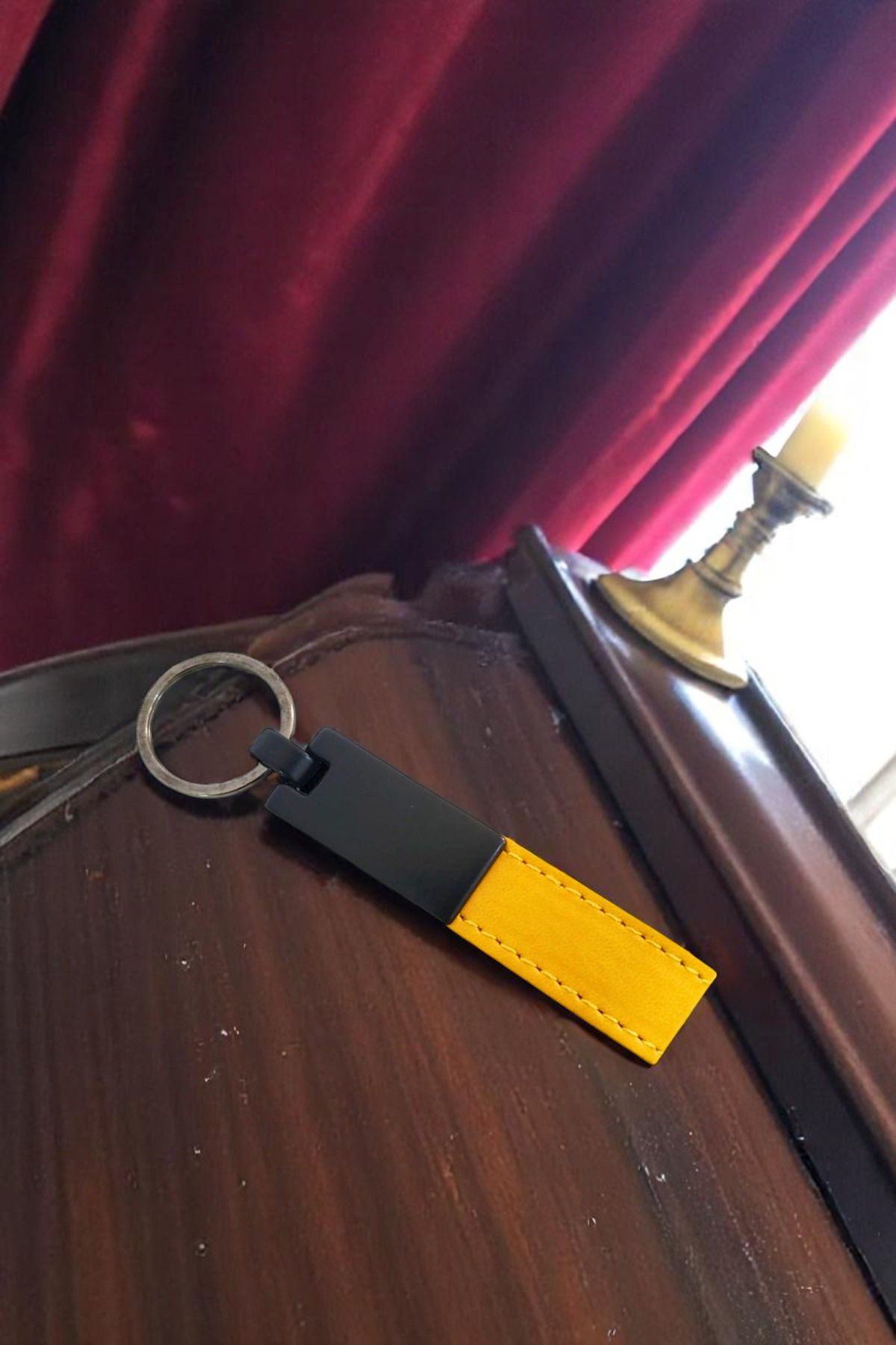Vekorr Deri Anahtarlık Metal Saplı Dekor İşlevli Hediyelik Anahtar Süsü 11 cm x 2 cm