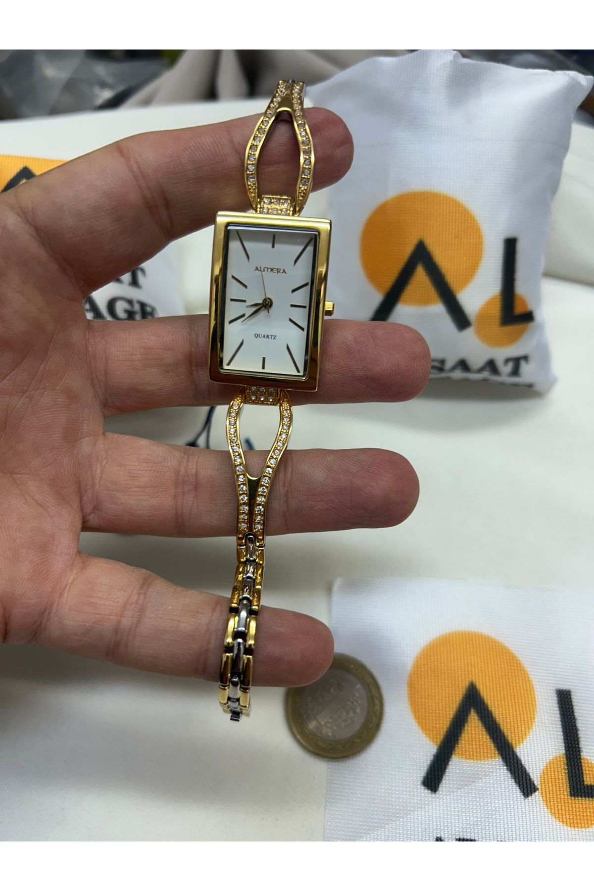 Almera Vintage kadın saati L07218