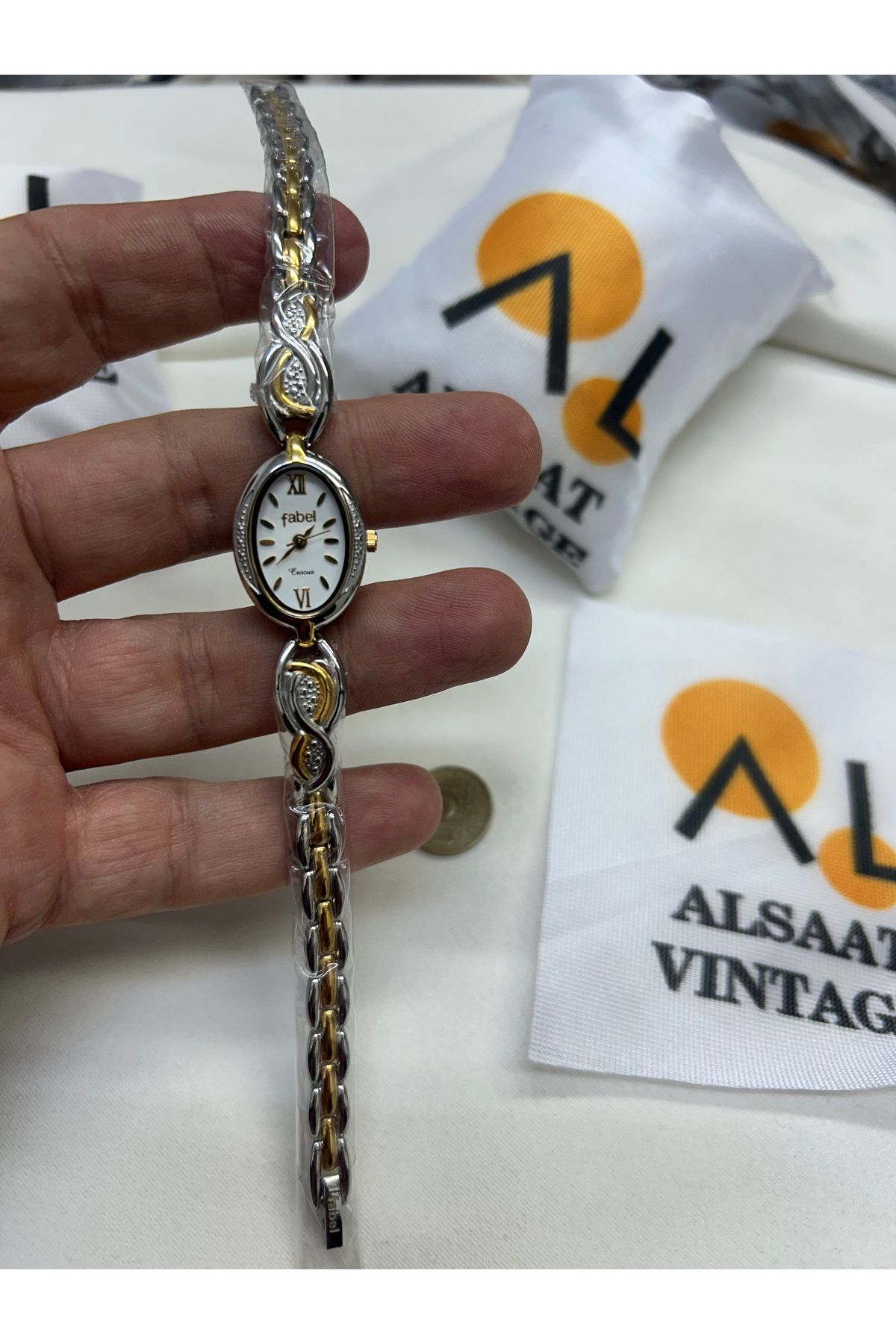 Almera Fabel Vintage kadın saati L04955