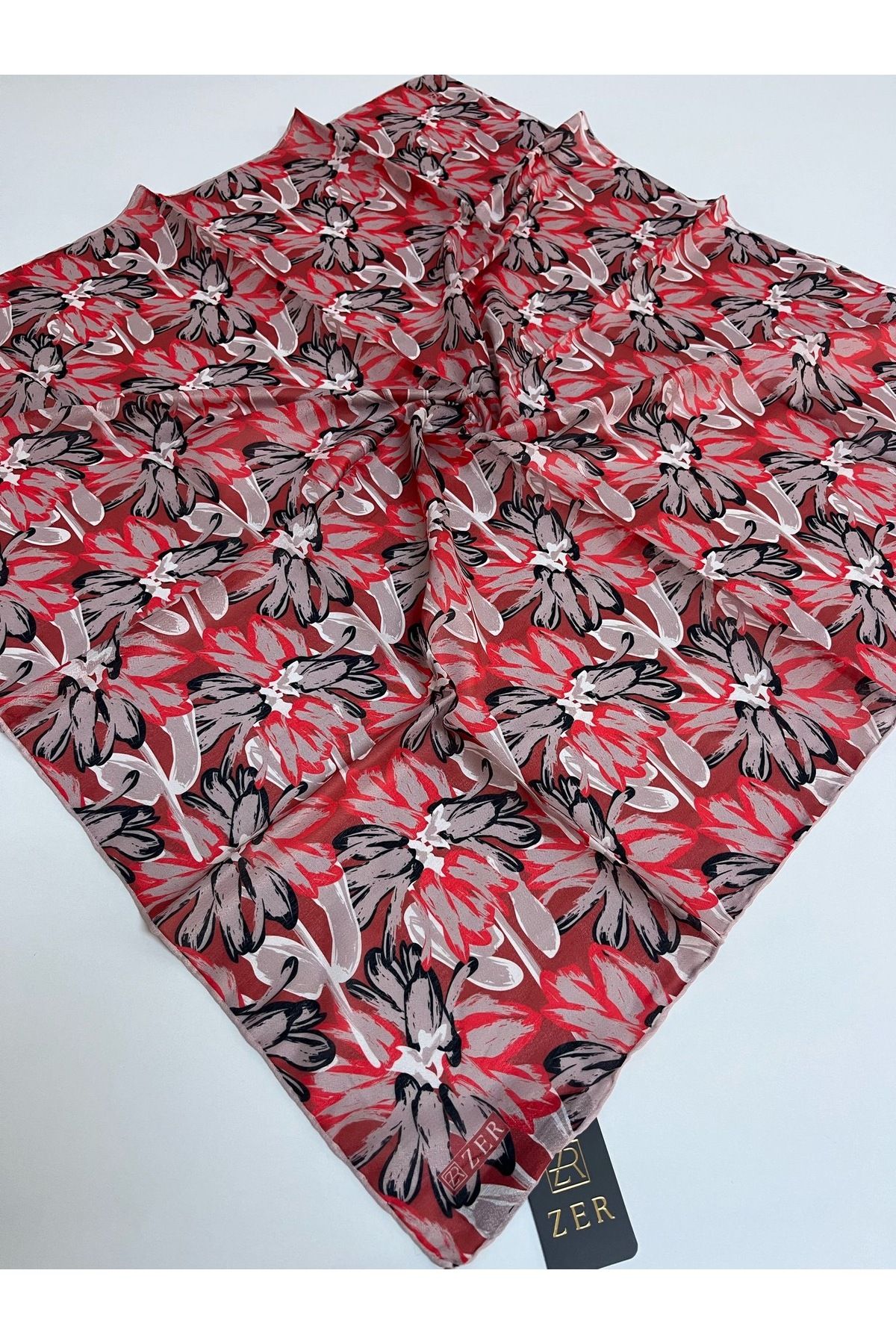 Butik Yeni Kaymayan Soft Çiçek Desenli Zer Organik Kare Eşarp