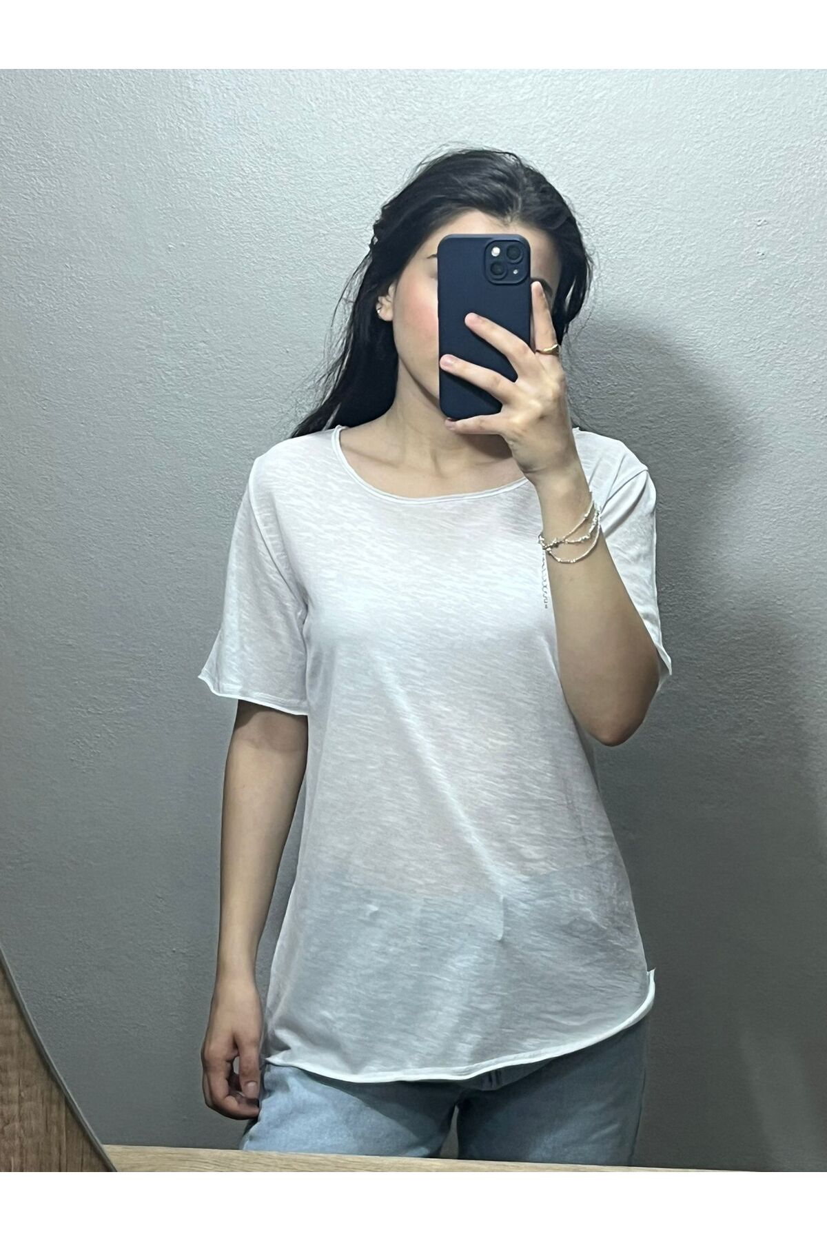İZCİMOD Kadın Kısa Kol Yuvarlak Yaka Pis Dikiş Beyaz T-Shirt