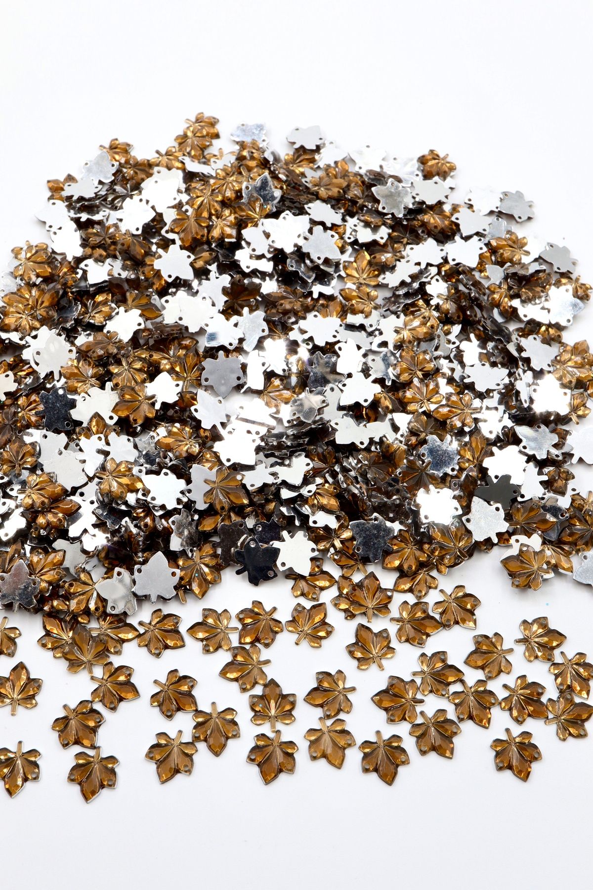 YENİCİ Çınar Yaprağı Plastik Dikme Taş 2000 Adet (10*10)