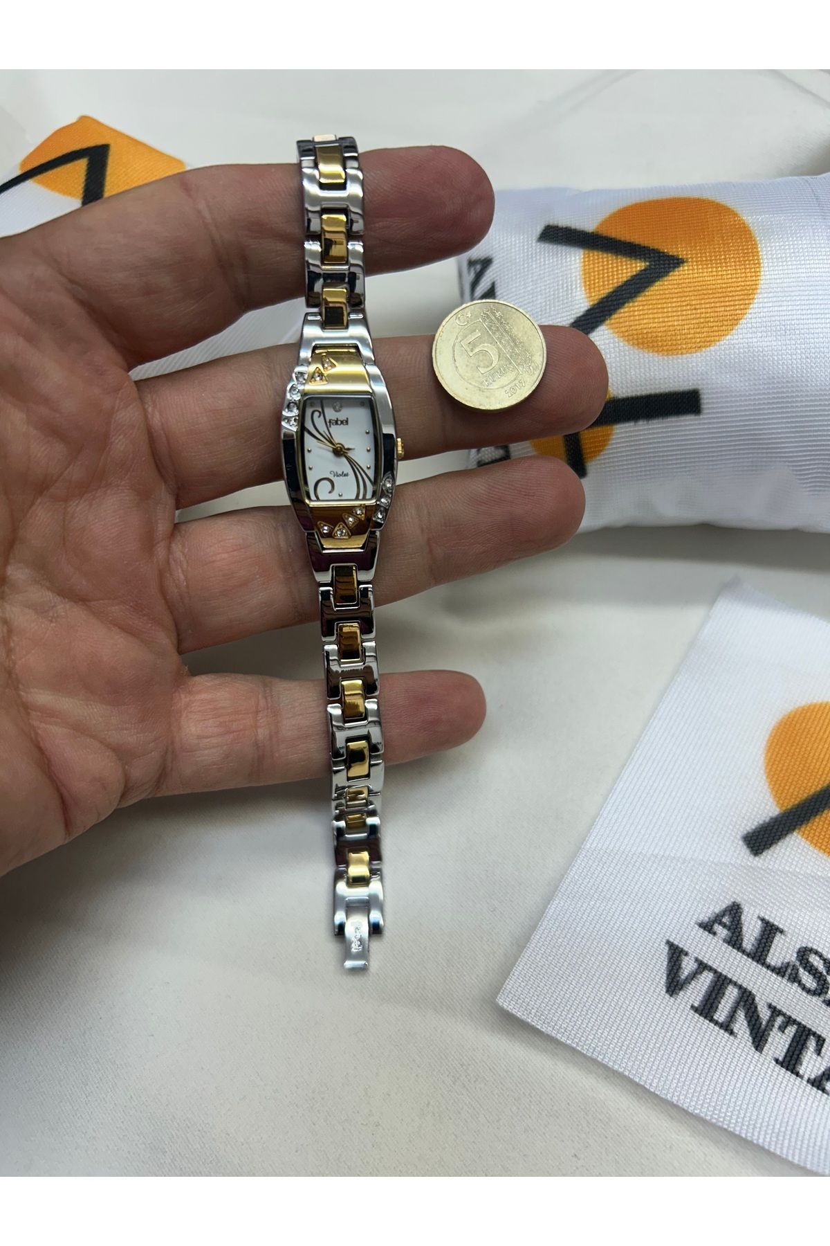 Almera Fabel Vintage kadın saati L05397