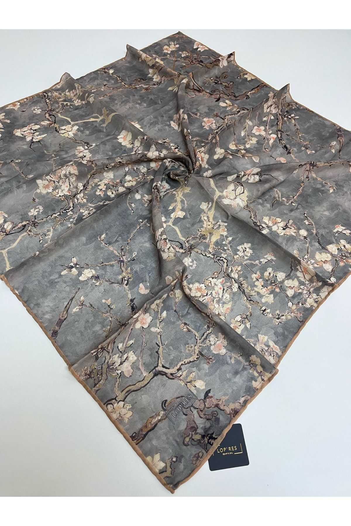 Butik Yeni Kaymayan Soft Çiçekli Ağaç Desenli Zer Organik Kare Eşarp