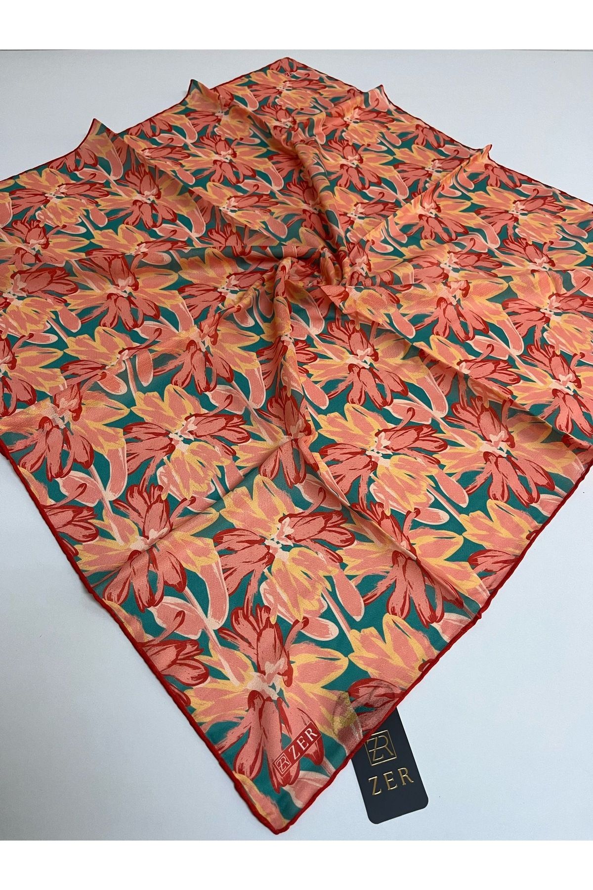 Butik Yeni Kaymayan Soft Çiçek Desenli Zer Organik Kare Eşarp