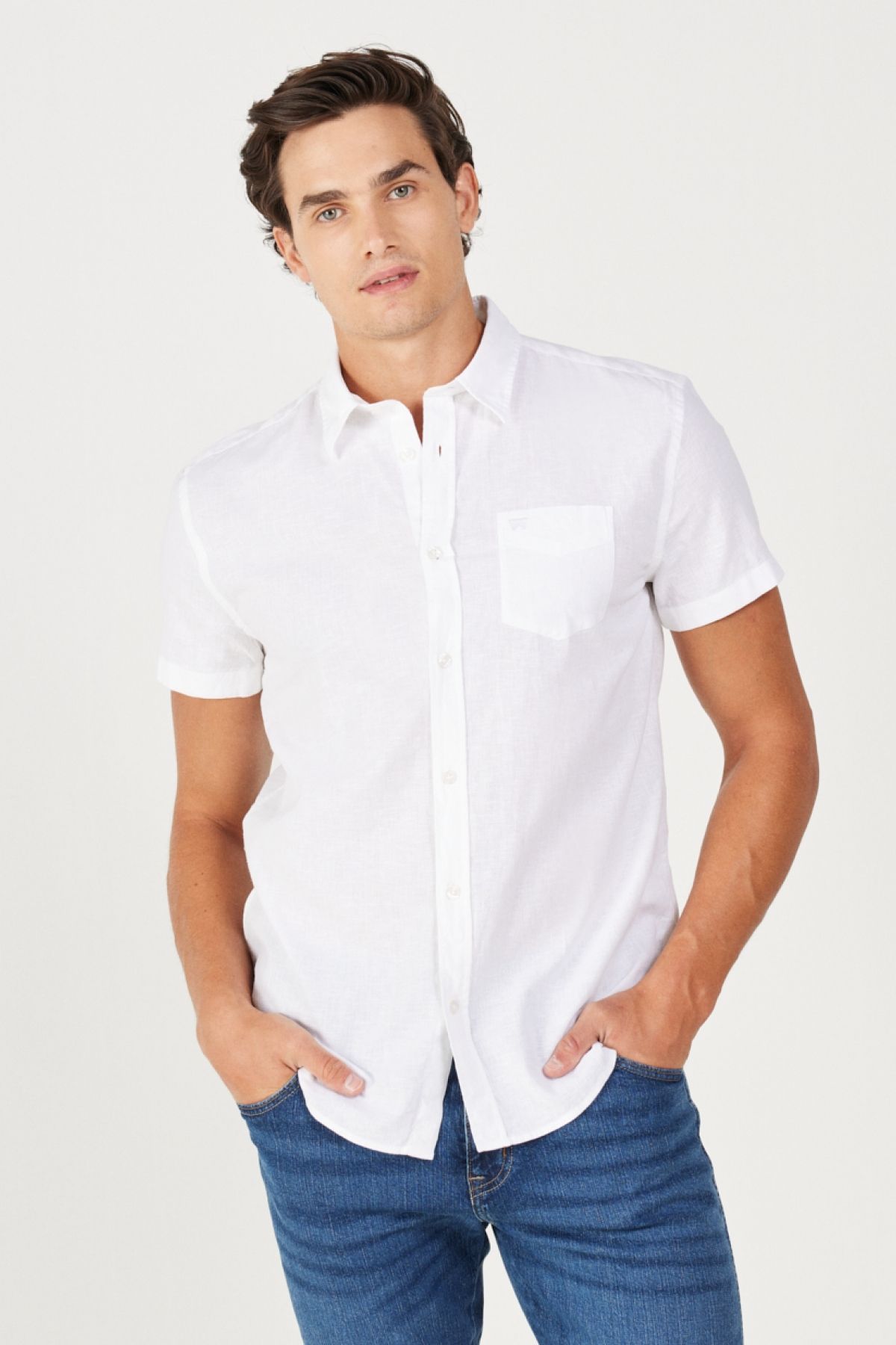 WRANGLER W5J7LO989 Beyaz Erkek Regular Fit Normal Kesim Kısa Kollu Gömlek