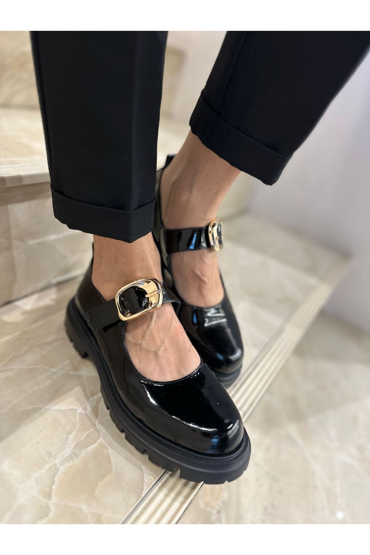 AYNUR BARTINLIOĞLU AYAKKABI