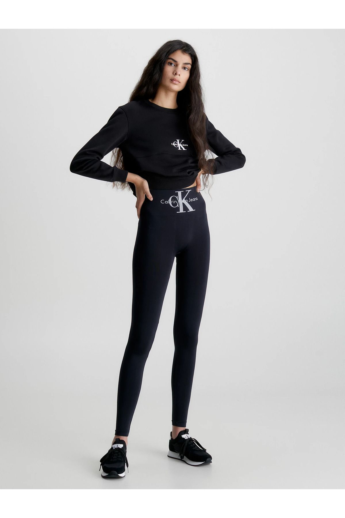 Calvin Klein Kadın Yüksek Bel CK Logolu Dar Kalıp Siyah Tayt C701220429-001