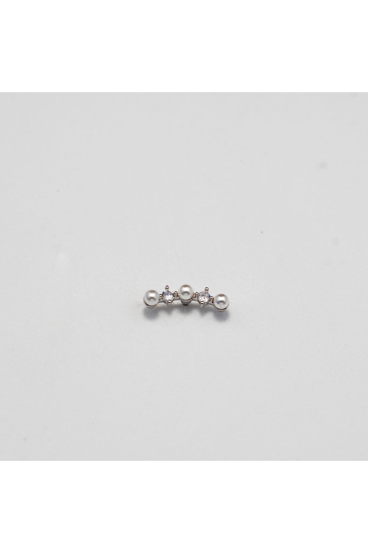 Piercing by Sever İNCİ VE ŞEFFAF TAŞLI MODEL ÇELİK PIERCING… GÜMÜŞ/SILVER RENKLİ (TARGUS HELIX CONCH FLAT)