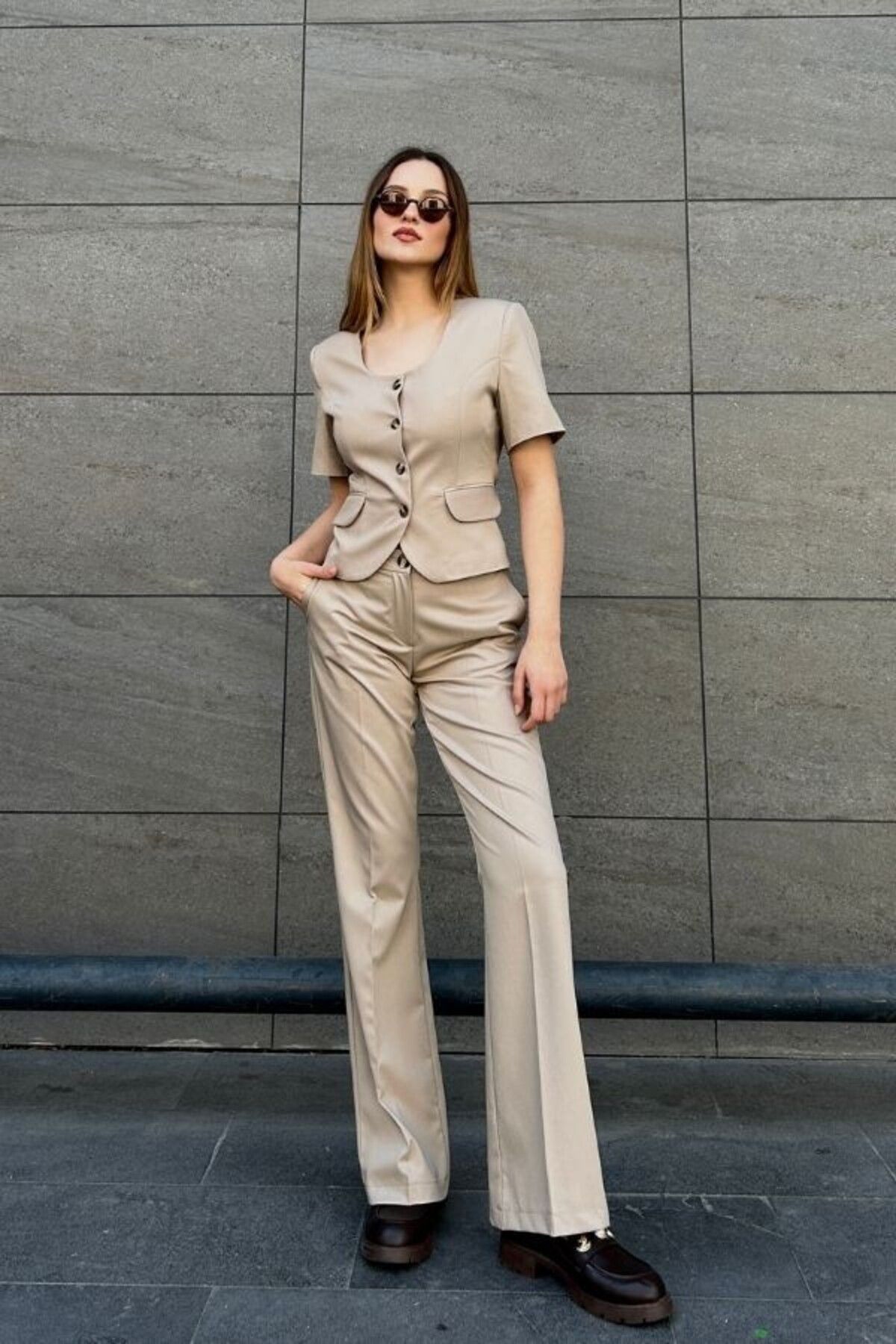 LaGrace Vizon kısa kol vatkalı blazer takım