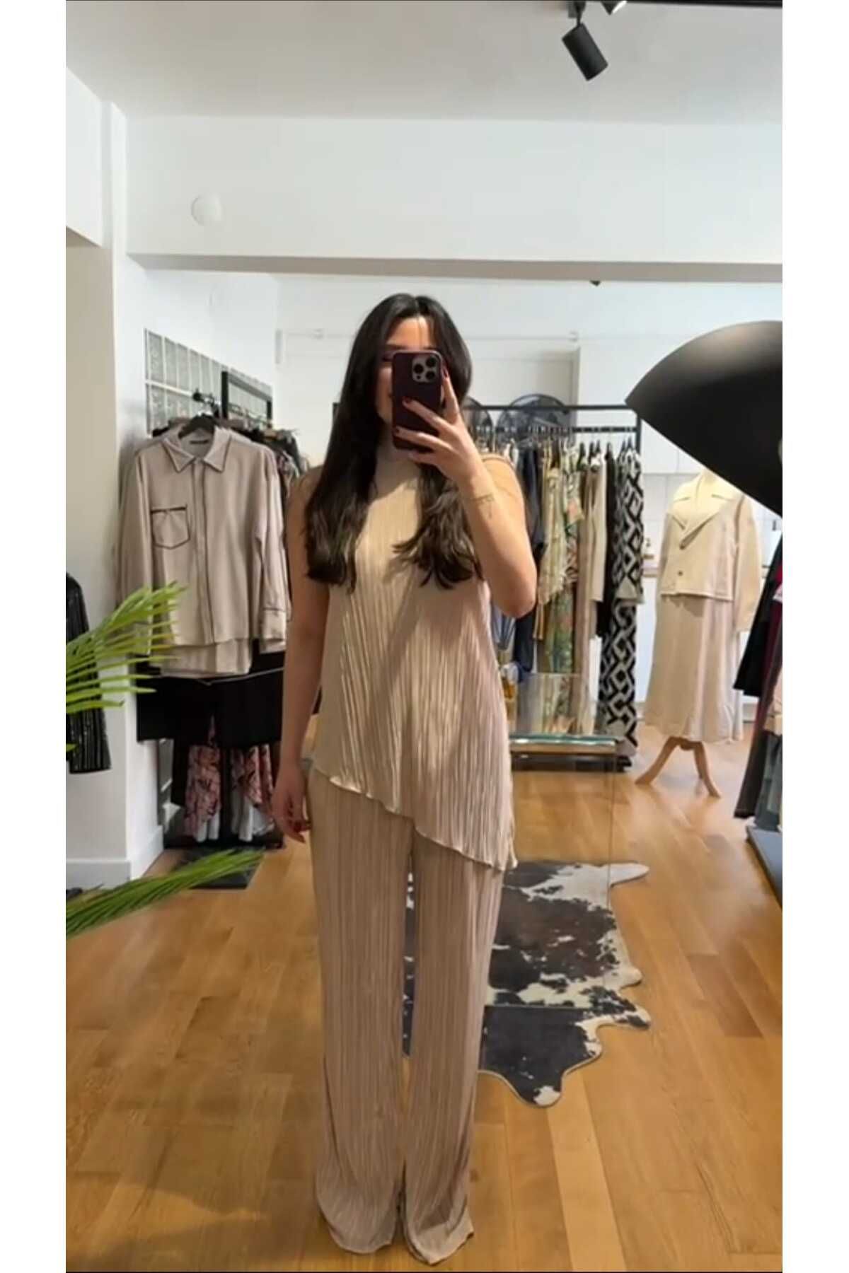 Bemore34 HALTER YAKA SIRTI AÇIK ASİMETRİK KESİM TAKIM