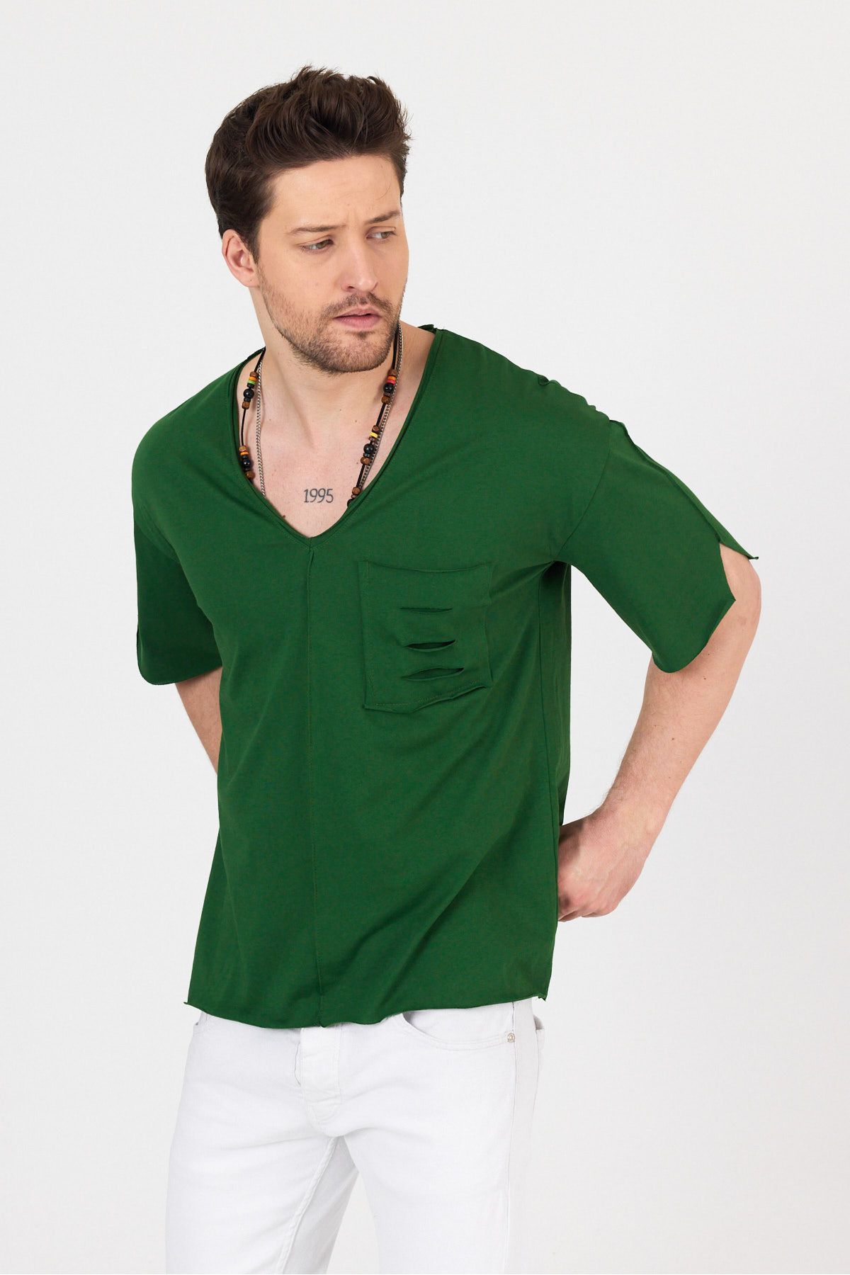 تی شرت سبز مردانه فوق العاده بزرگ V NECK با جزئیات موبایل BABBOSS