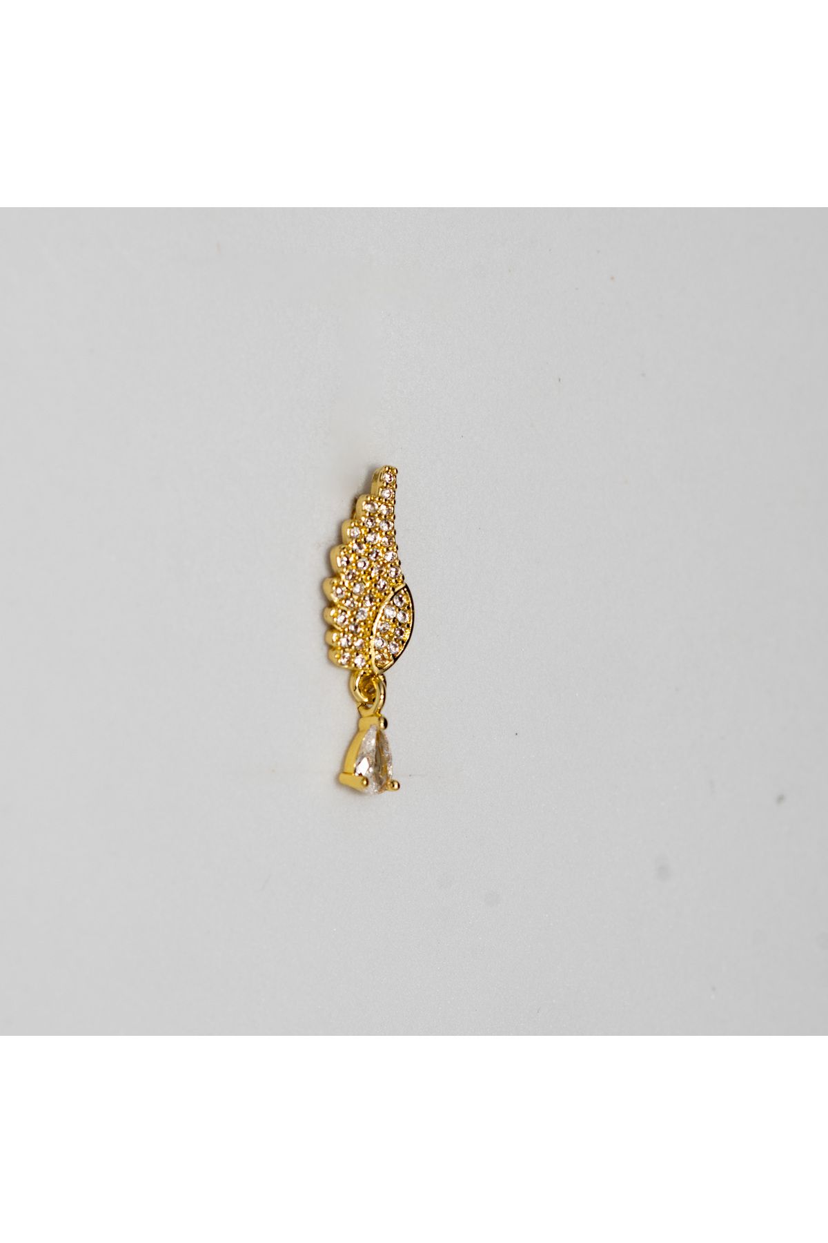 Piercing by Sever KANAT SALLANTILI YAPRAK ÇELİK PIERCING… ALTIN RENKLİ ve ŞEFFAF TAŞLI (TARGUS HELIX CONCH FLAT)