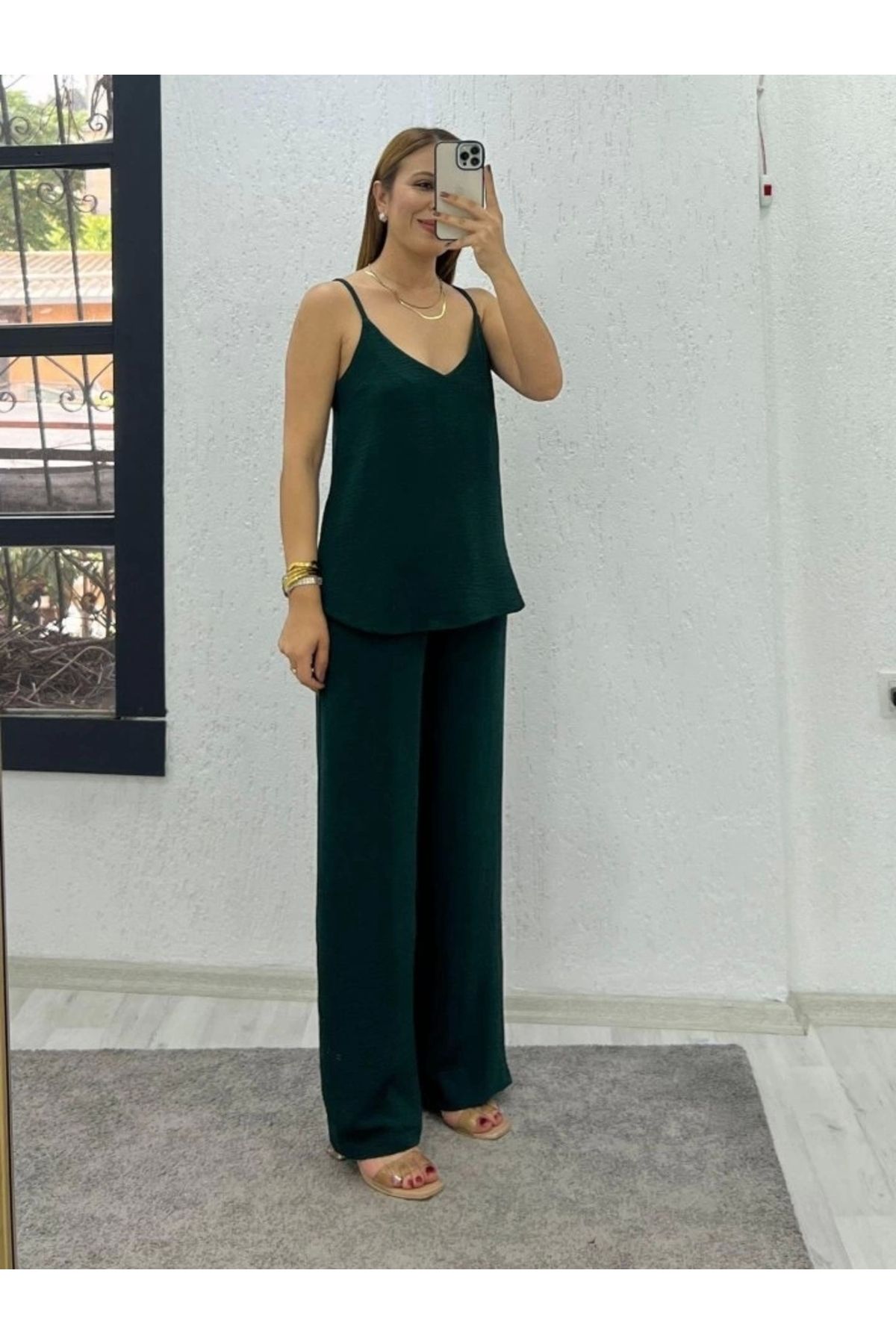 Butik Kadın Aerobin Kumaş Bol Paça Pantolon Ve Askılı Bluz Ikili Takım