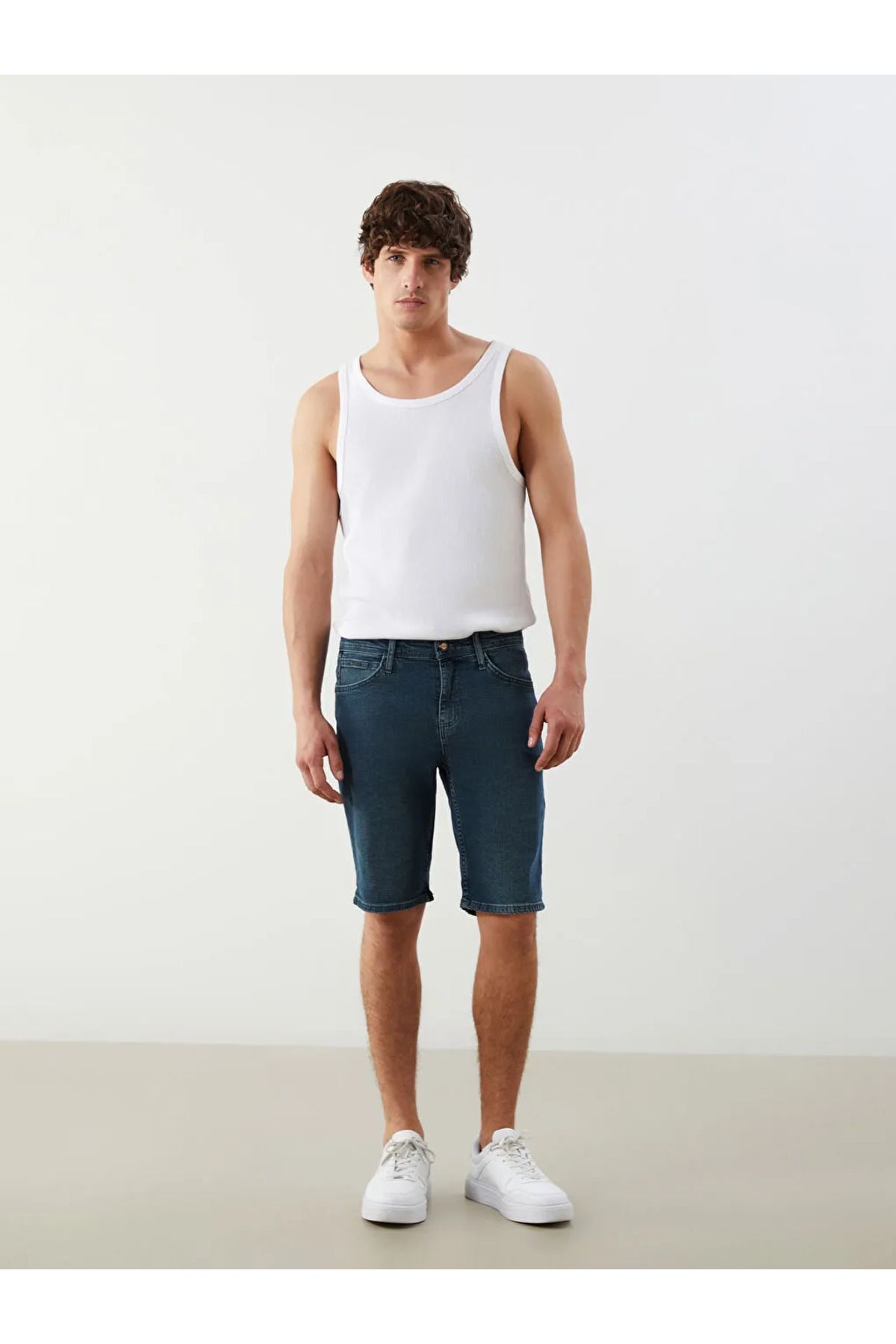 LC Waikiki LCW Jeans Indigo Slim Fit Erkek Jean Şort