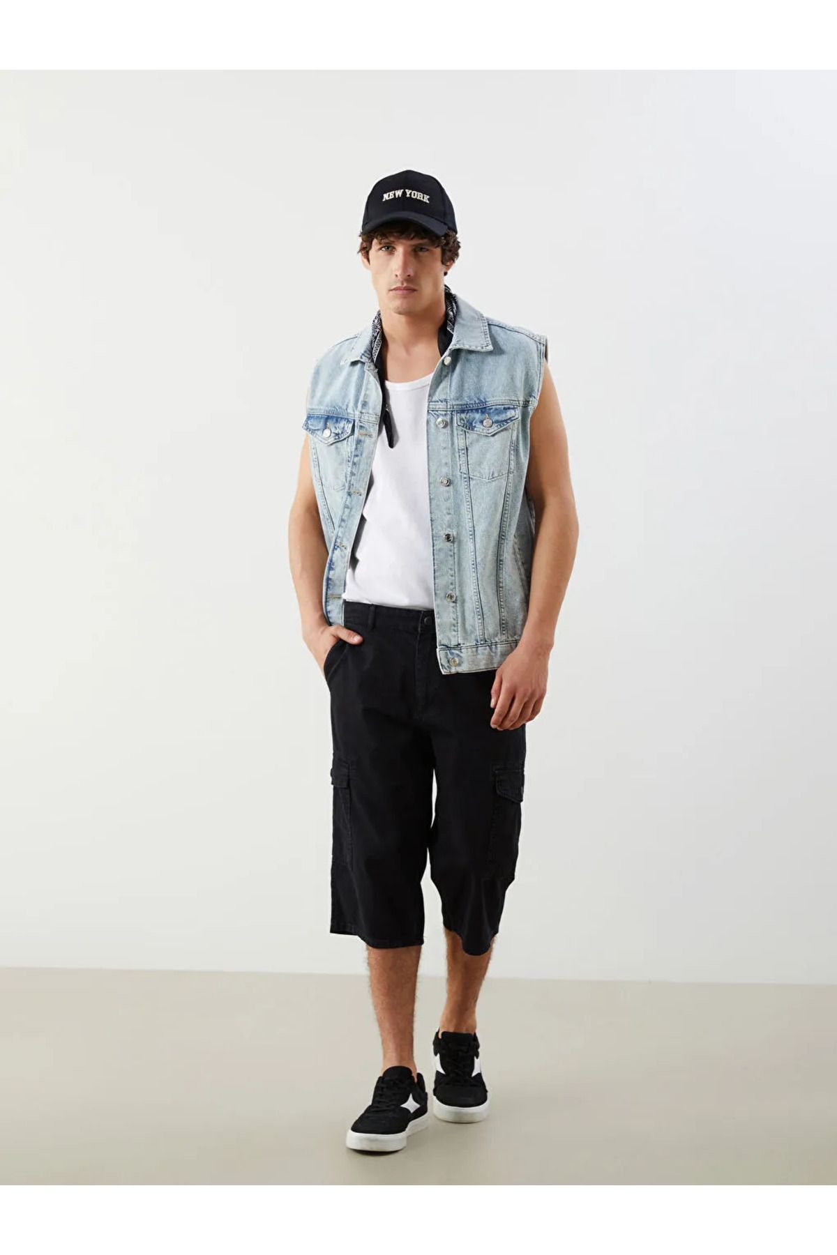 LC Waikiki LCW Jeans Siyah Standart Kalıp Erkek Jean Şort