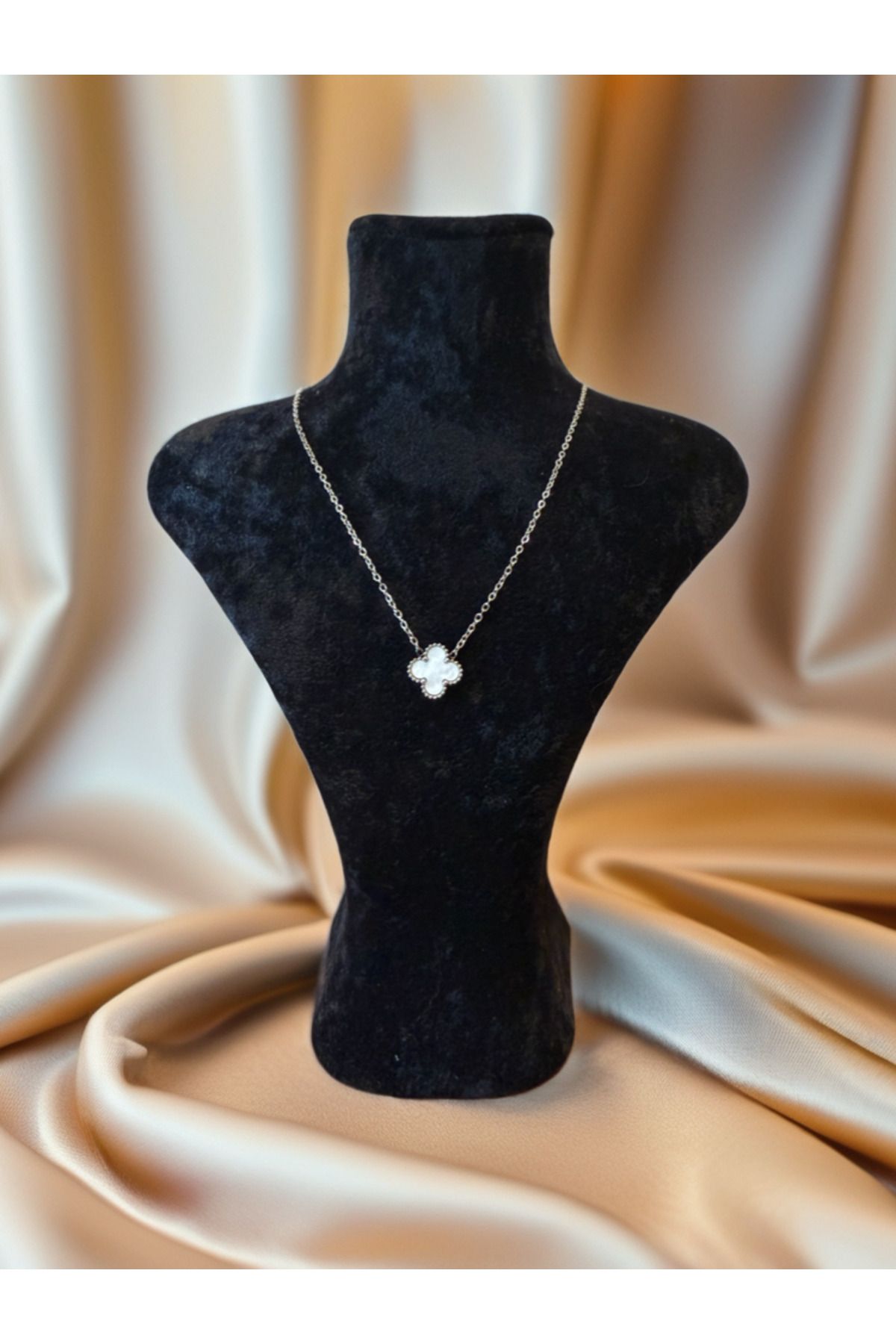 Calmea Jewellery Beyaz Yonca Kadın Kolye Şans Yoncası
