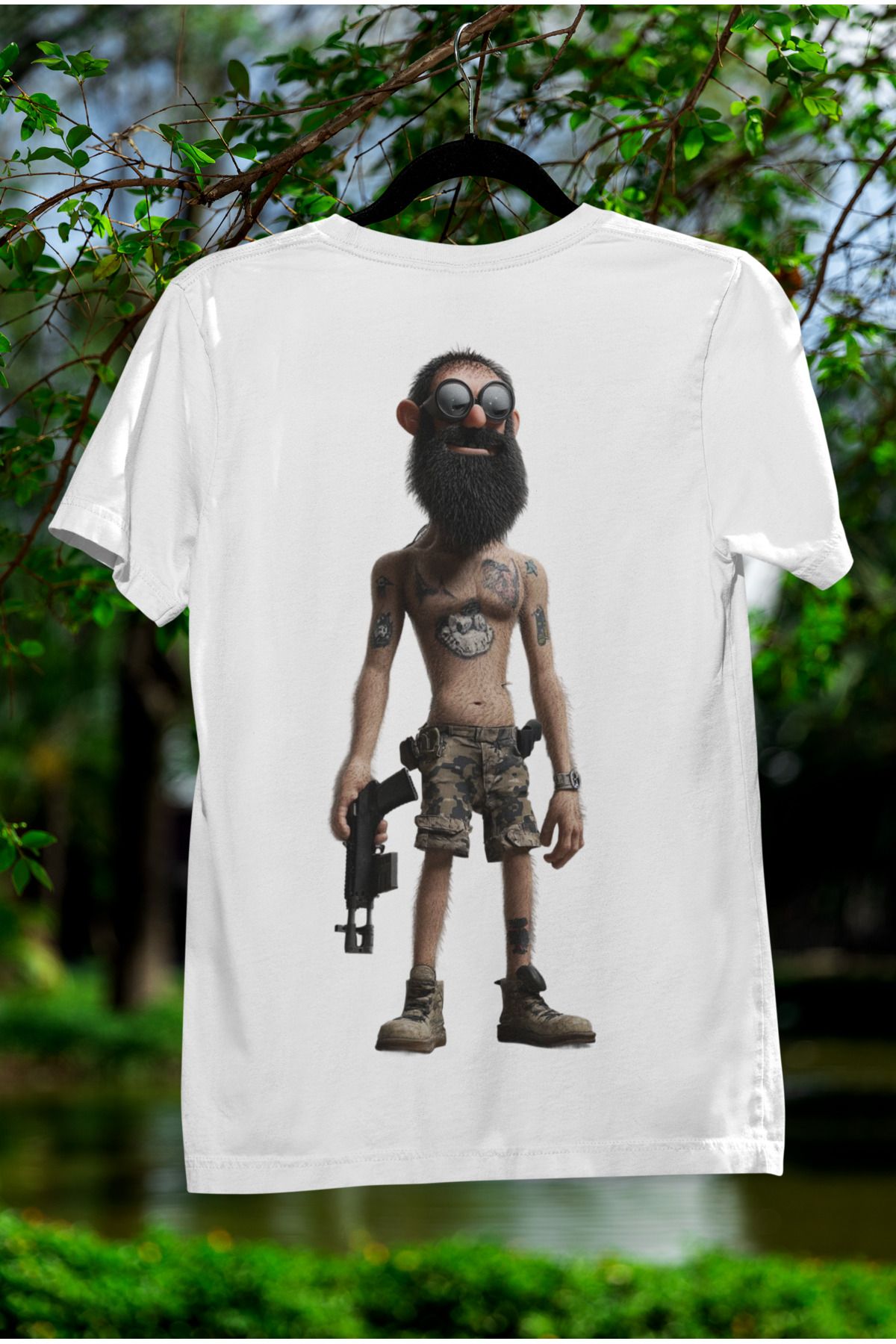 MAGORS SİLAHLI SAKALLI ADAM SIRT BASKILI BİSİKLET YAKA PAMUKLU OVERSIZE KALIP KISA KOLLU TSHIRT