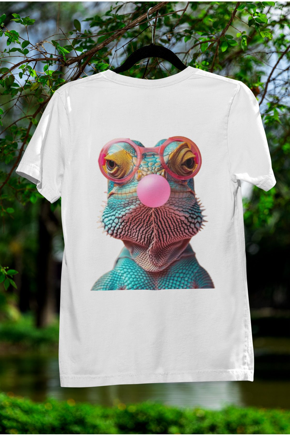 MAGORS SAKIZLI BUKALEMUN SIRT BASKILI BİSİKLET YAKA PAMUKLU OVERSIZE KALIP KISA KOLLU TSHIRT