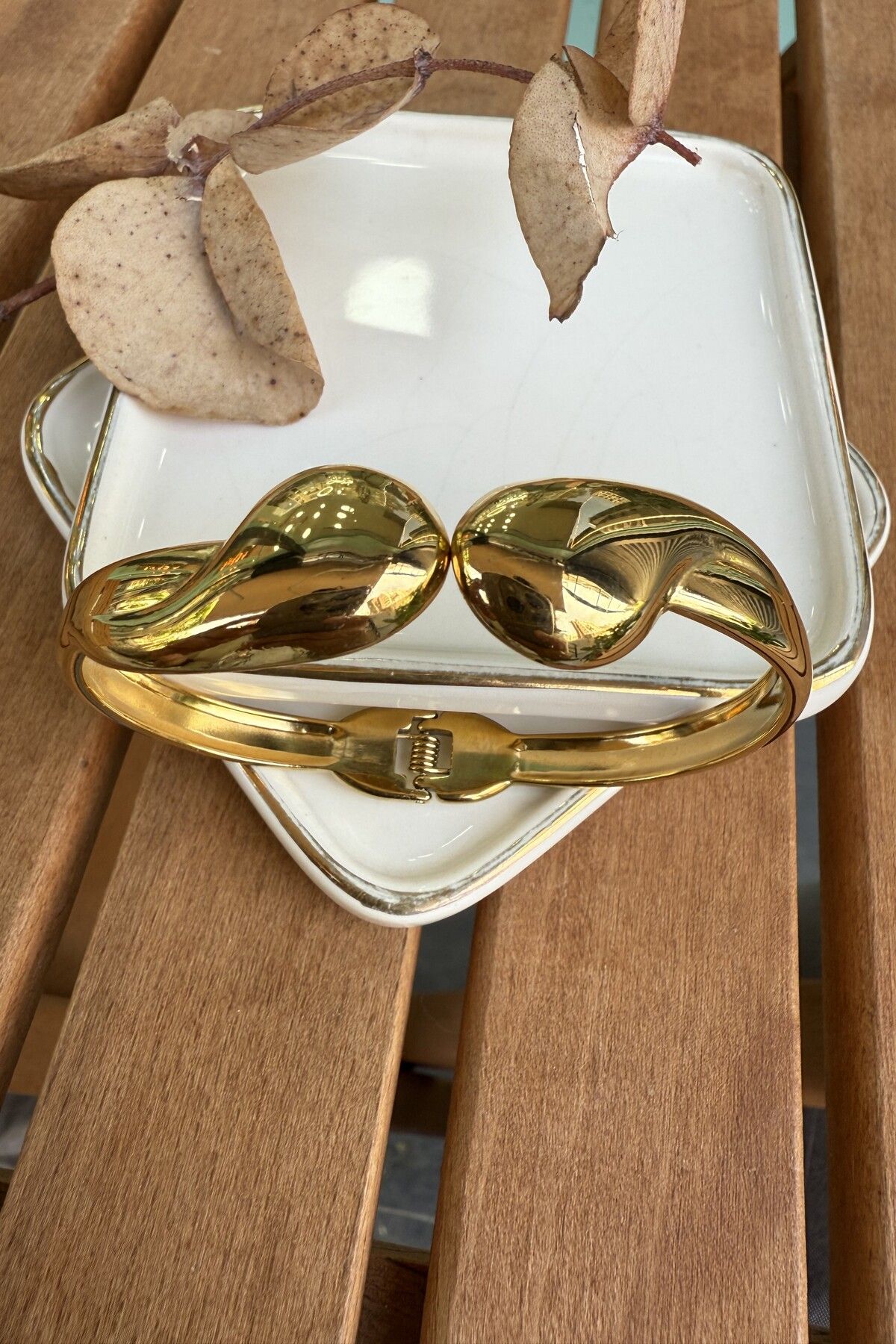 AURA ATELIER Çelik Akışkan Önden Açılan Şık Bilezik
