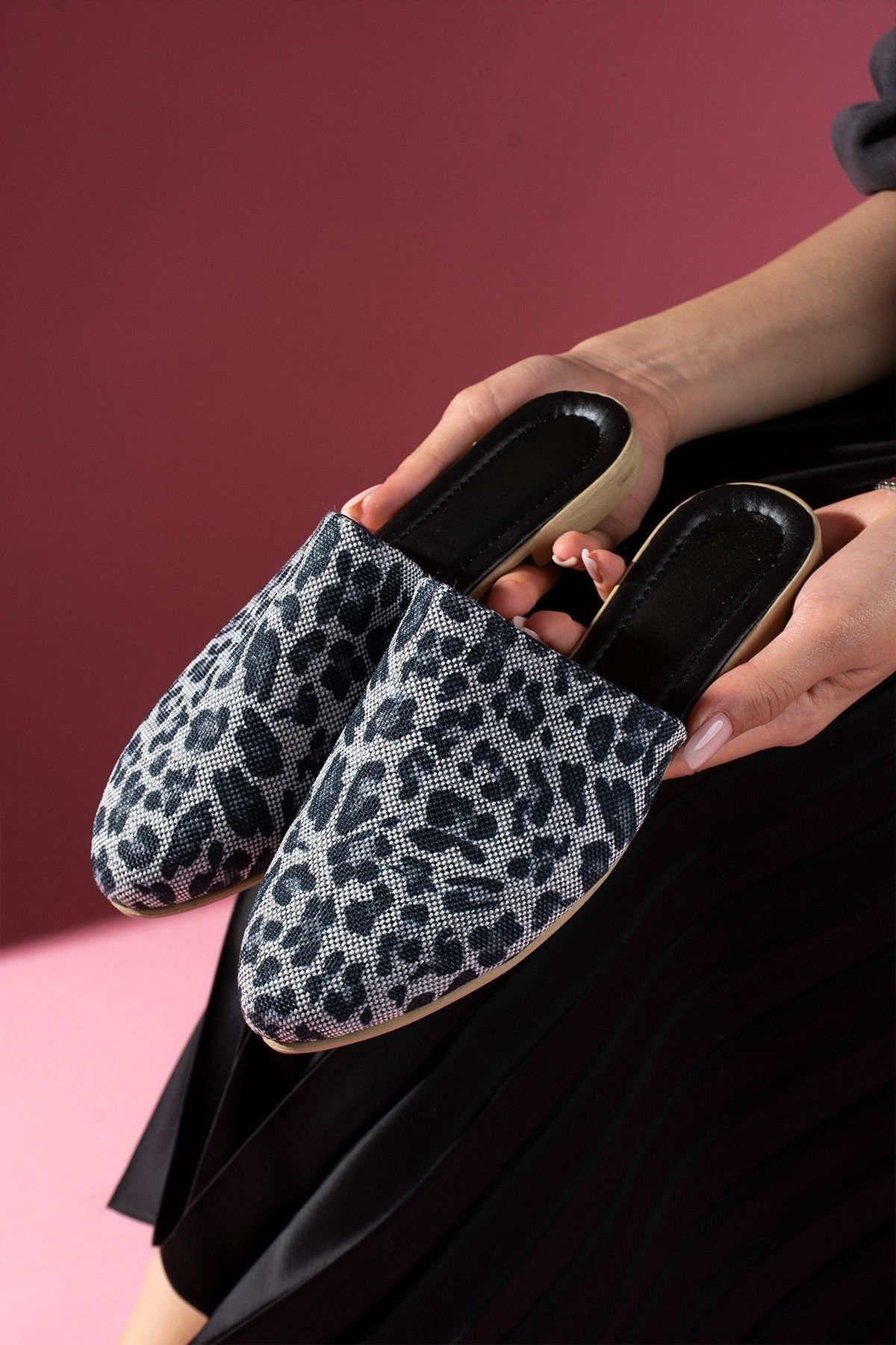 FUGA MODA Sedrix Gri Leopar Desenli Önü Kapalı Terlik