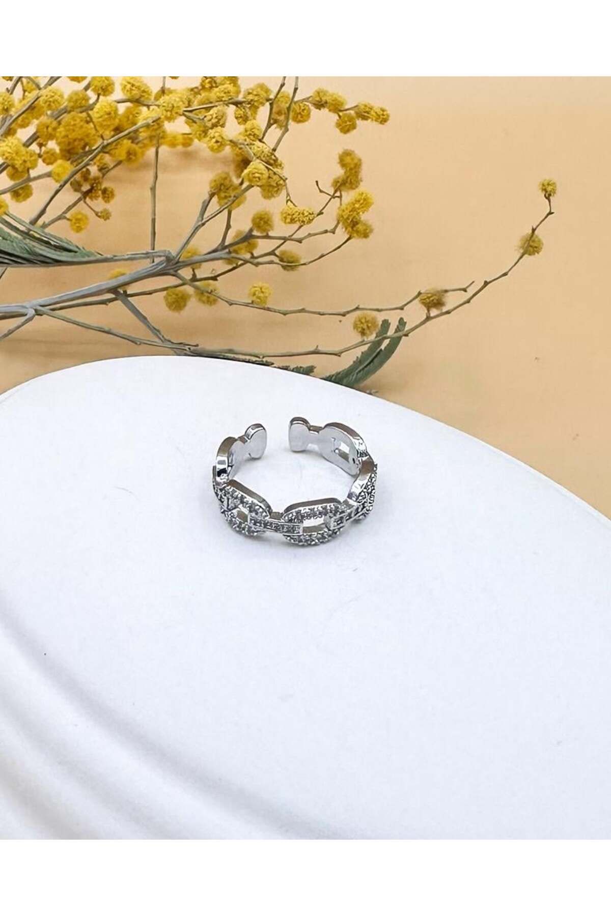 Nevoka Zirkon Taşlı Kilit Zincir Silver Yüzük
