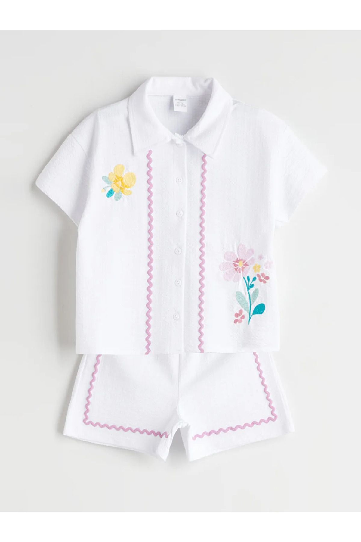 LC Waikiki Set De 2 Cămăși Și Pantaloni Scurți Pentru Fete Cu Flori Albe -formyself- Femeie - 4–5 years