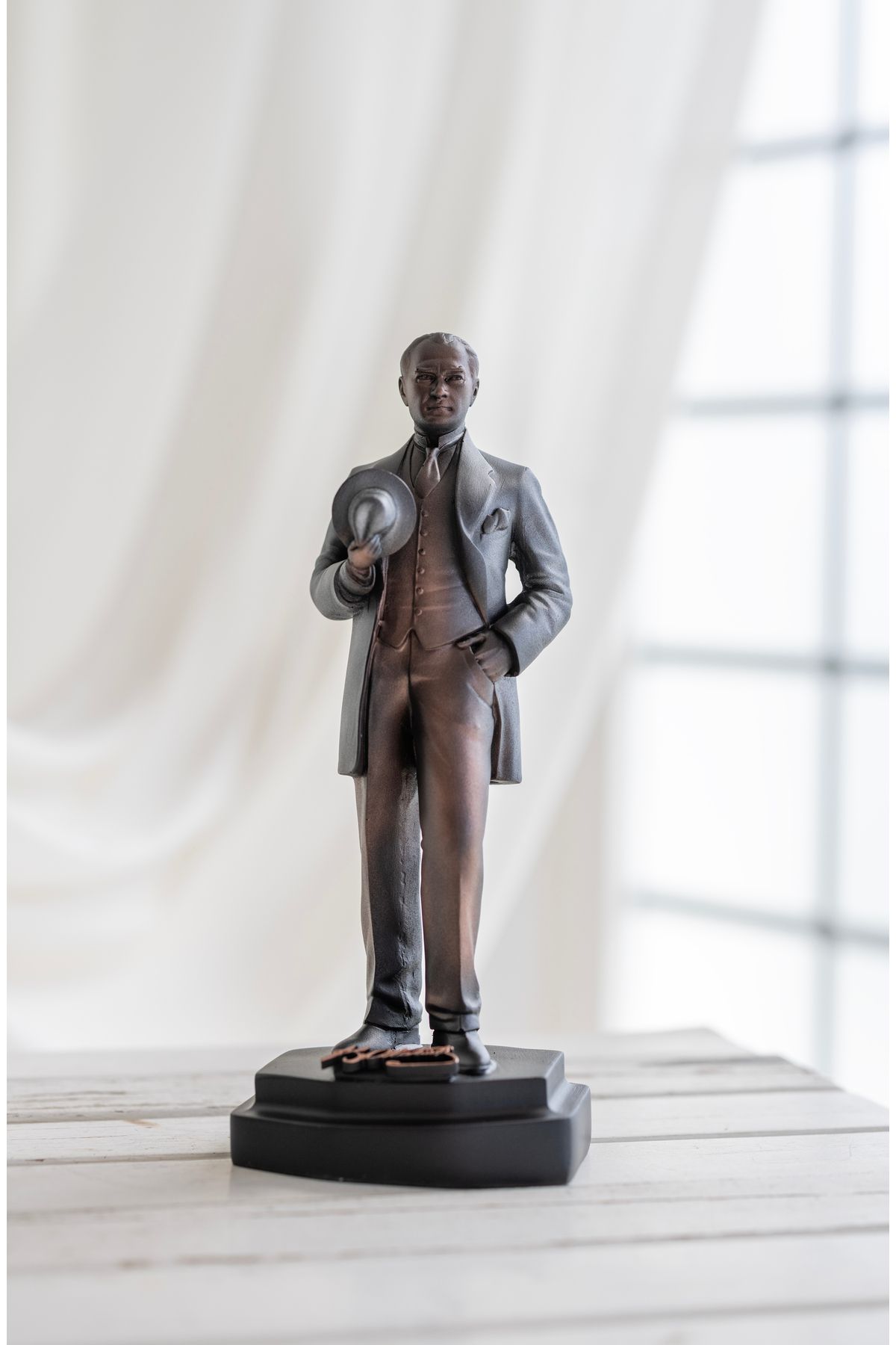 Gift Garden ULU ÖNDER ATATÜRK ŞAPKALI TAKIM BİBLO