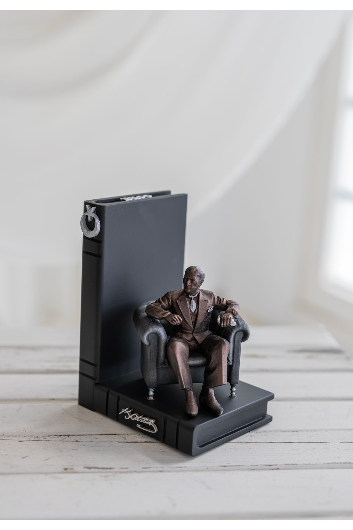Gift Garden BAŞ ÖĞRETİCİ ATATÜRK KİTAP TUTUCU BİBLO