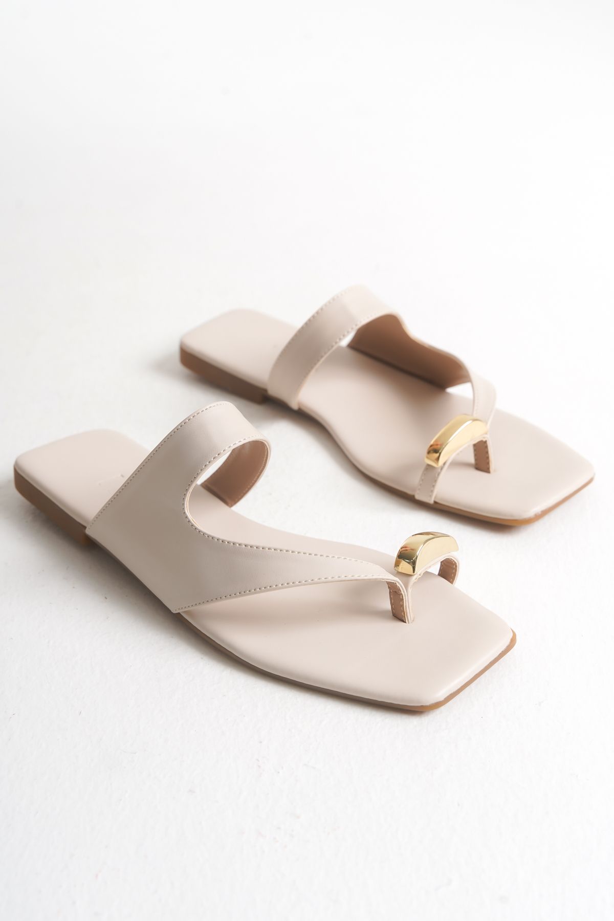 Liza Shoes TASHA Kadın Günlük Baş Parmağı Tokalı Terlik A012-K280