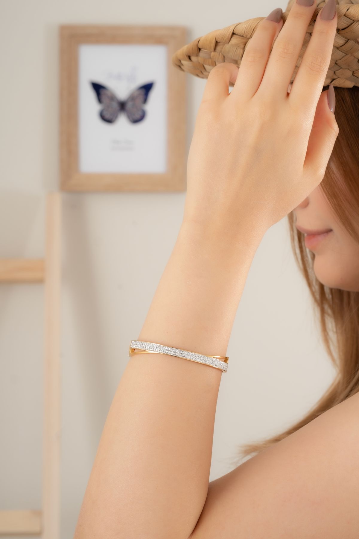 Finesa Jewelry Kadın Altın Sarısı Işıltılı Taşlı Şık Kelepçe Bileklik