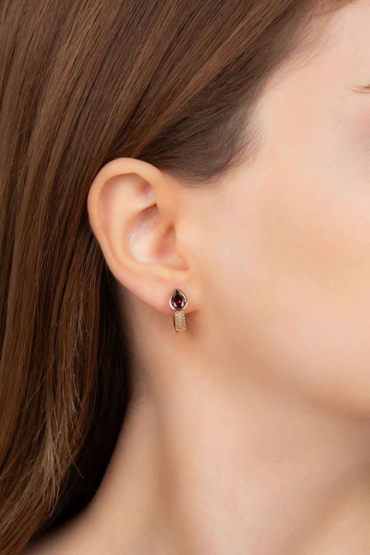 Finesa Jewelry Kadın Damla Model Bordo Taşlı Altın Sarısı Şık Küpe