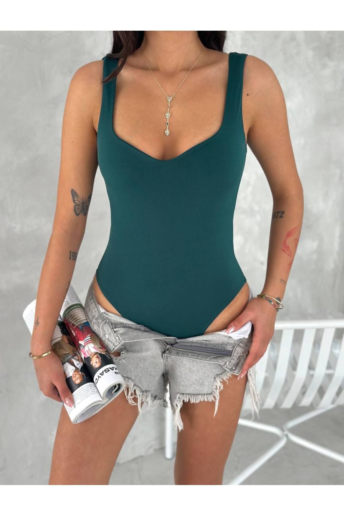 Castivo Fashion Kalp Yaka İpek Dokulu Basic Body